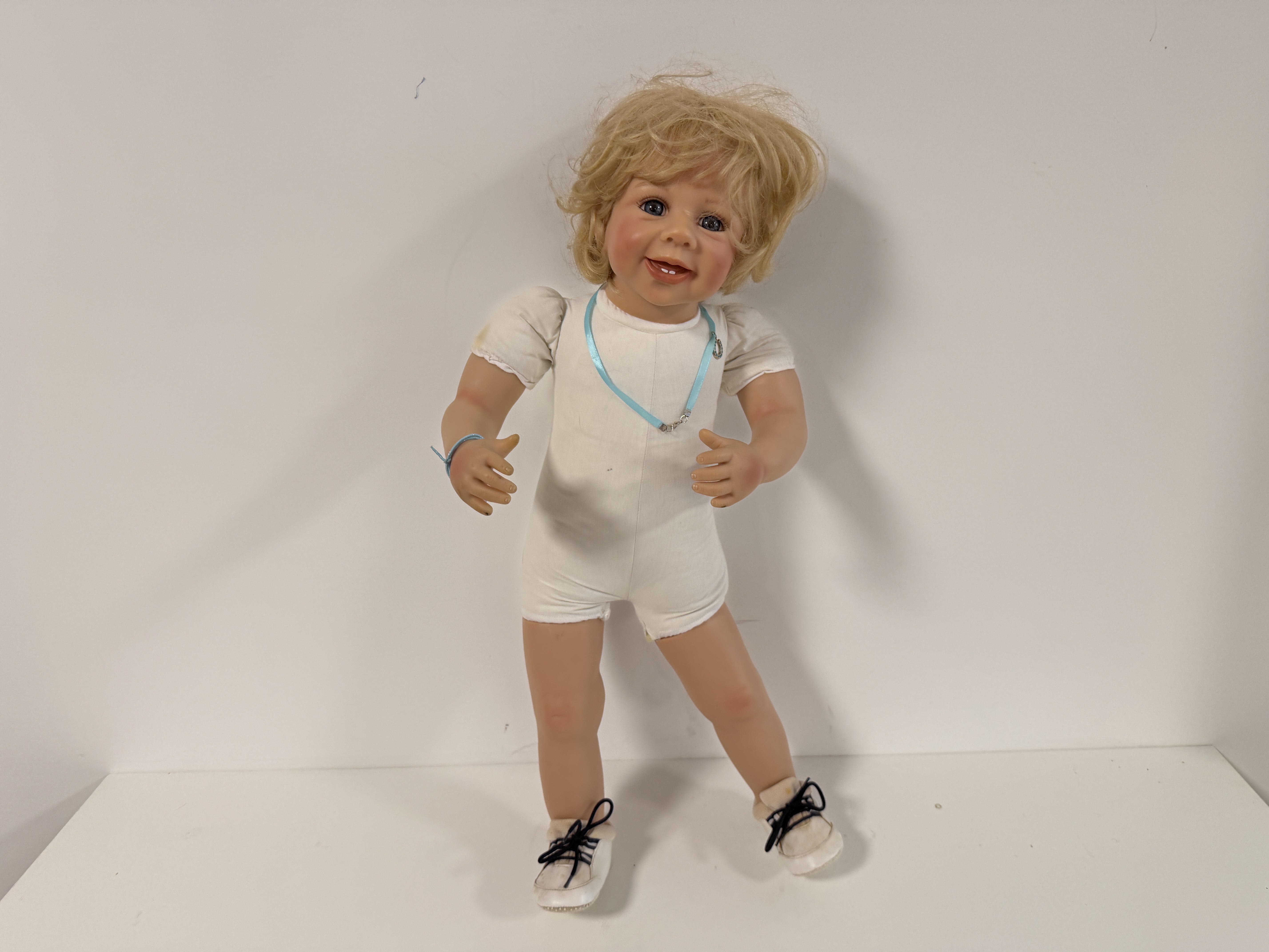 Monika Levenig Künstlerpuppe Vinyl Puppe 70 cm guter Zustand leicht Schmutzig 