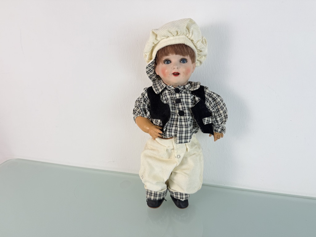 Künstlerpuppe alte Sammler Puppe 36 cm Zustand Siehe Fotos.   