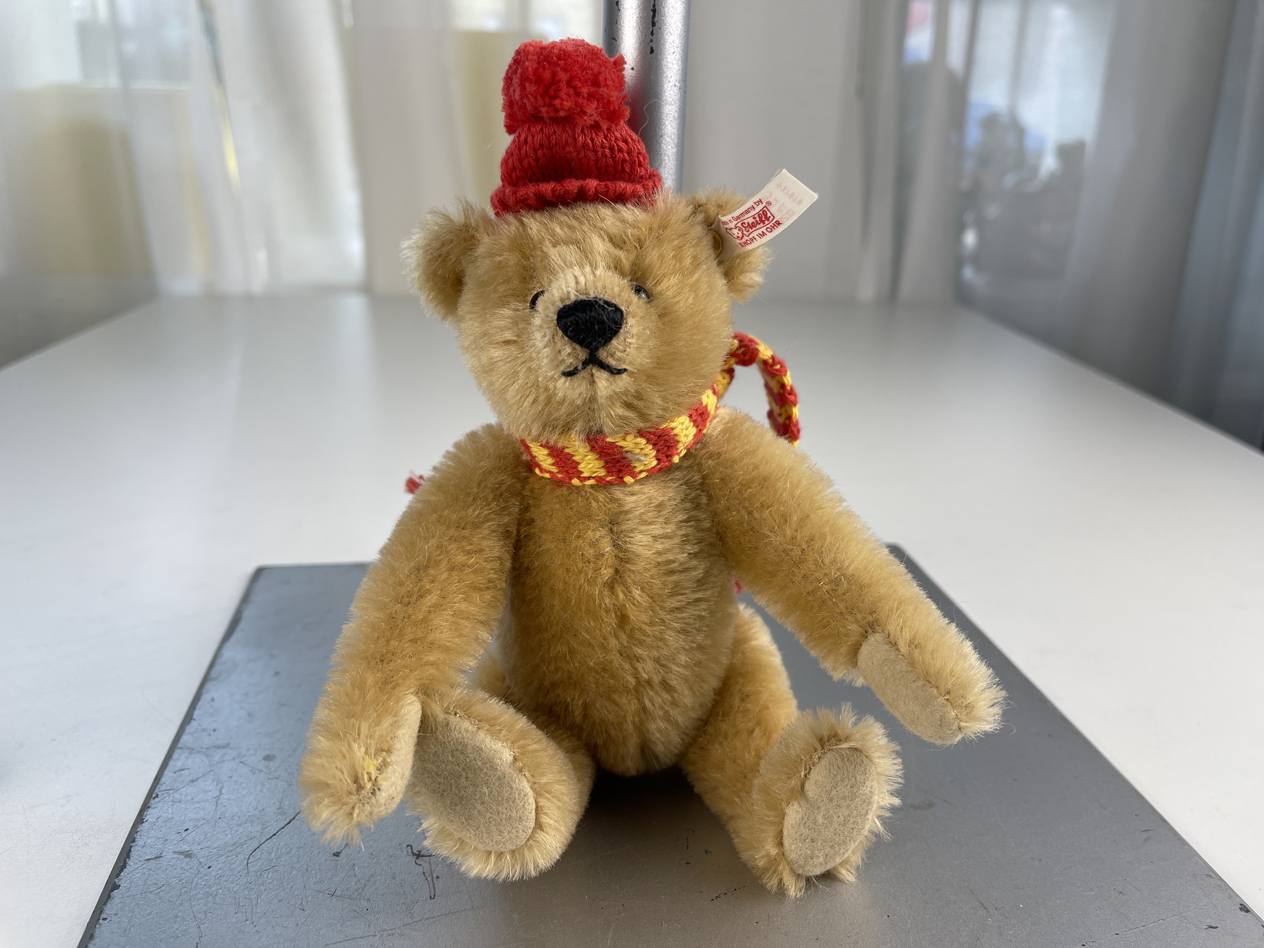 Steiff Tier 037979 - Weihnachtsschlitten  17 cm -  Top Zustand   