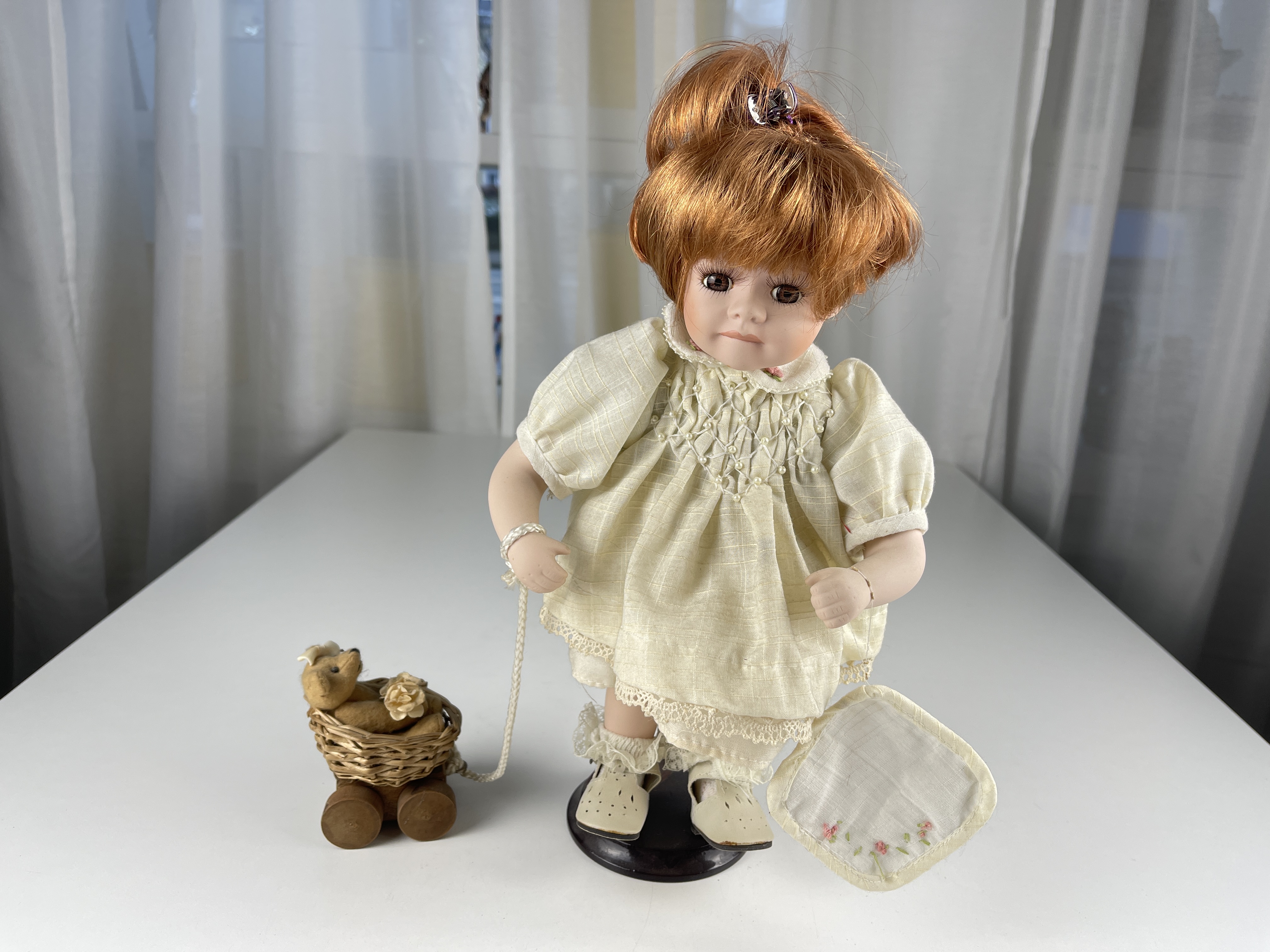 Sammler Puppe Porzellan Puppe 31 cm. Top Zustand   