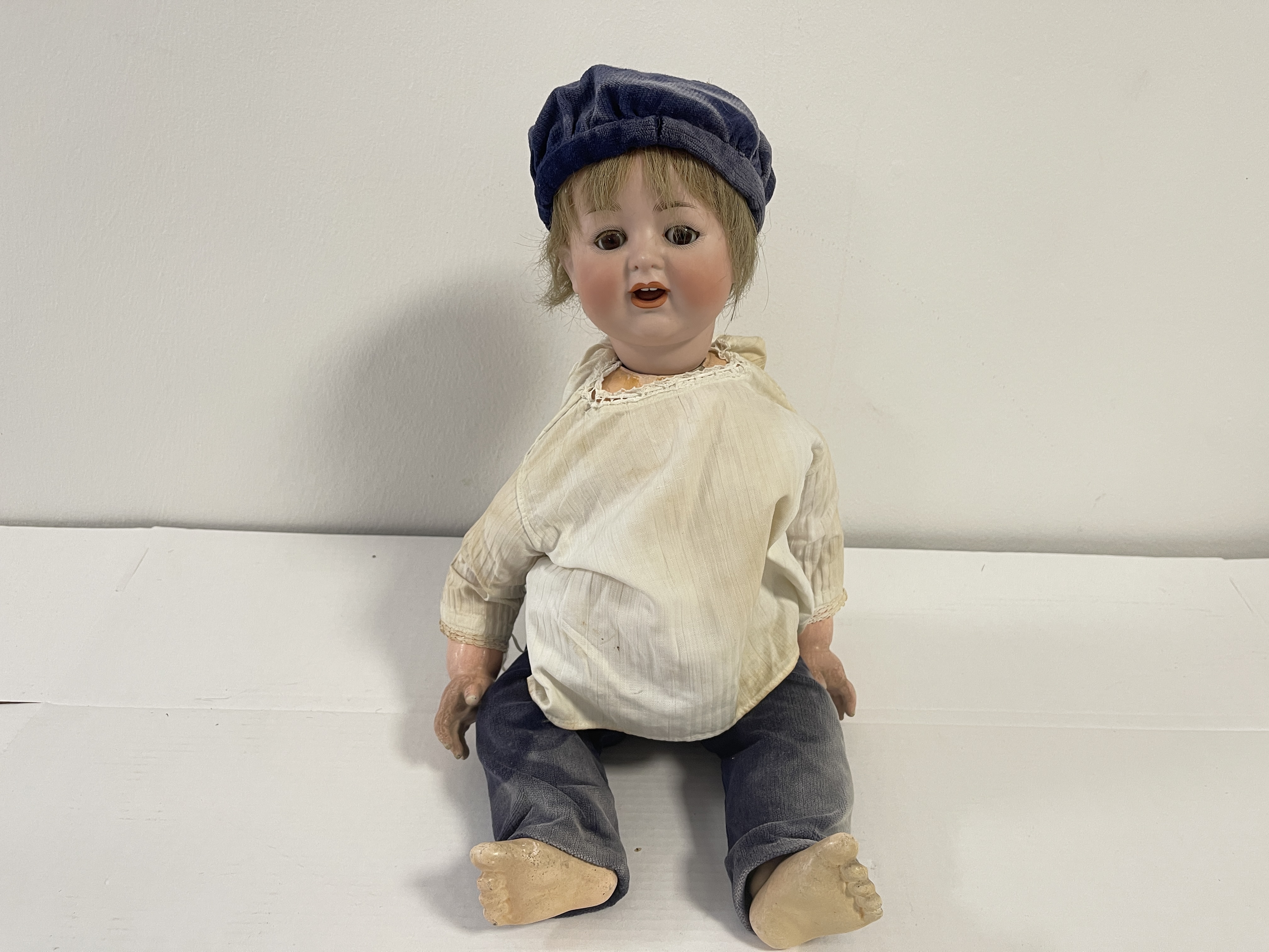 Alte Künstler Porzellanpuppe Puppe 54 cm (Arme lose, kein Gummi) Zustand siehe Fotos