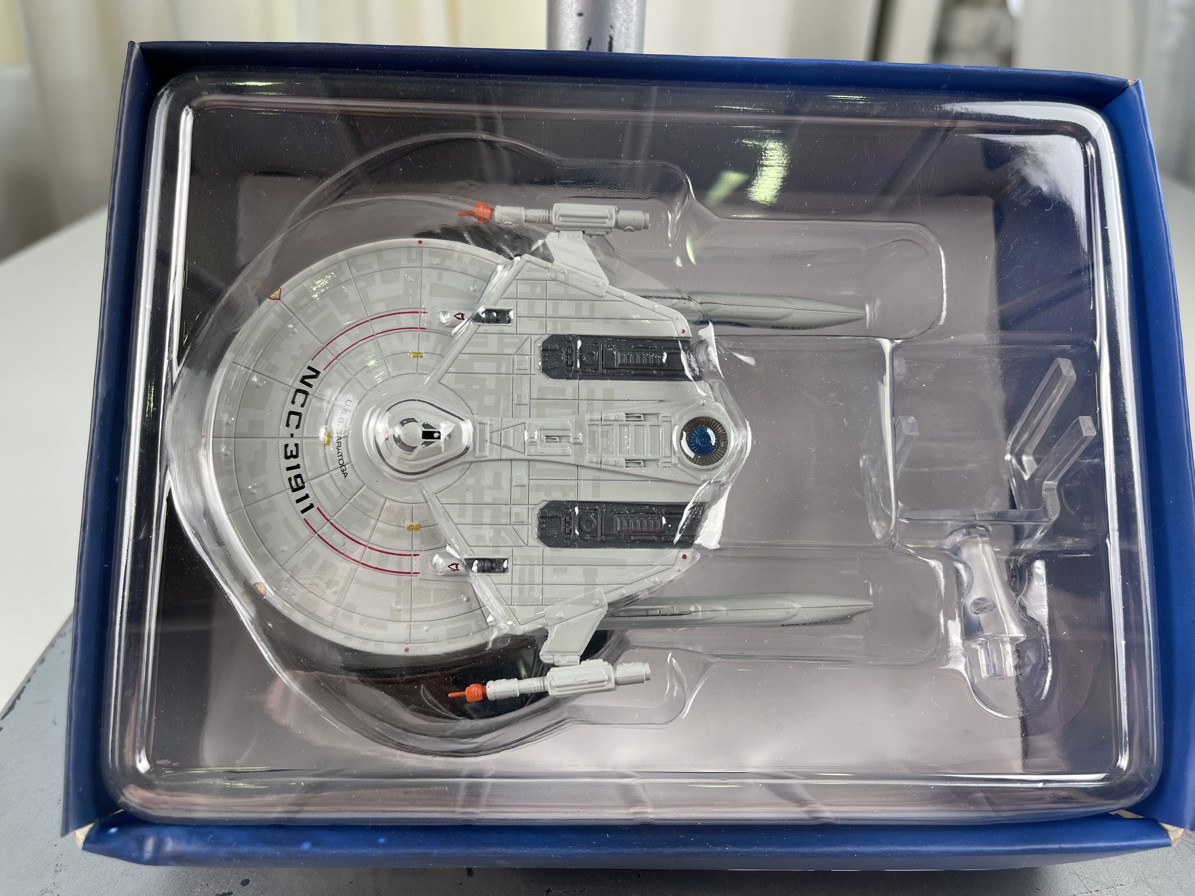 Star Trek U.S.S. Saratoga  Raumschiff ca. 12 cm - OVP - Top Zustand   