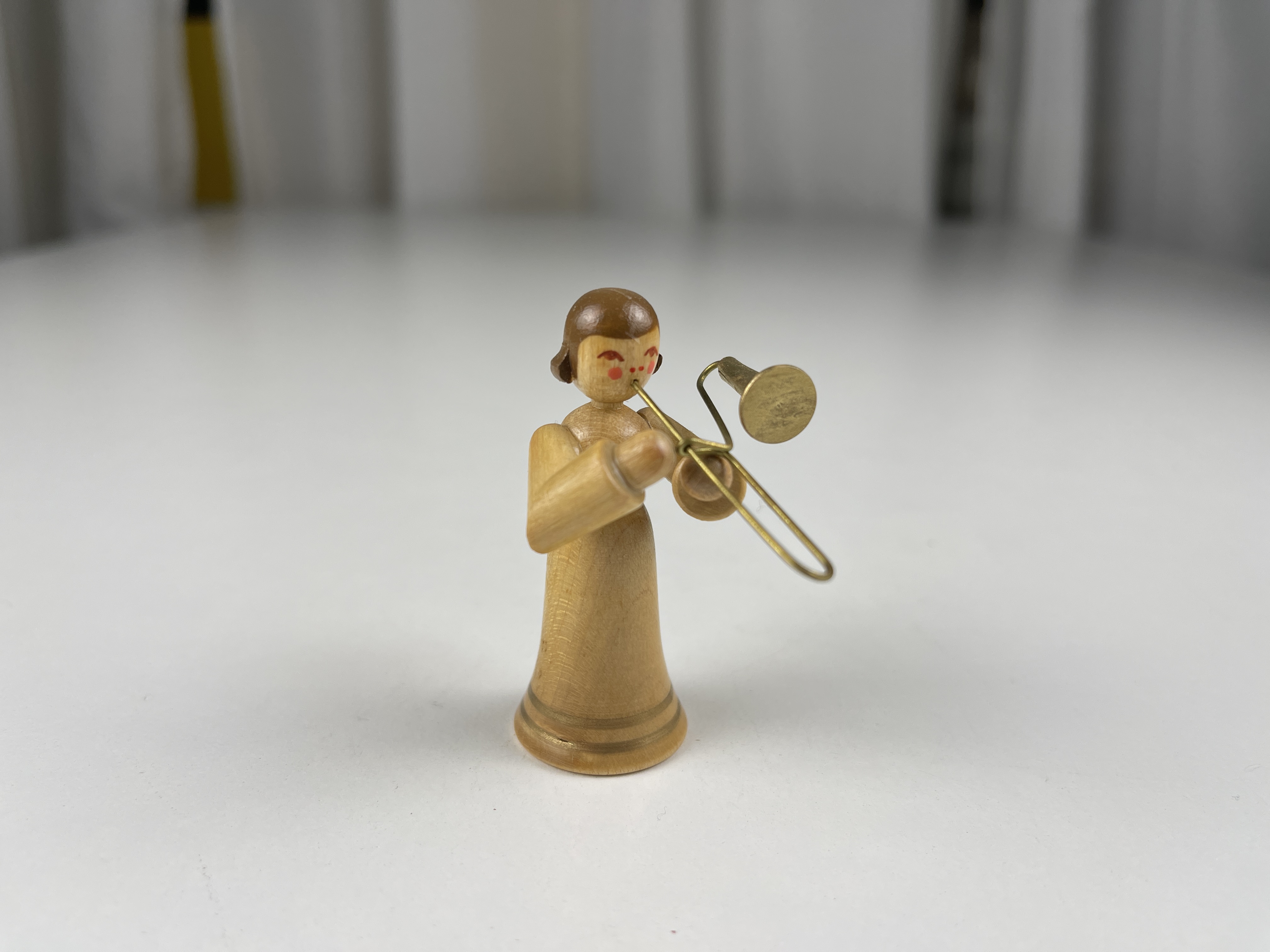  Erzgebirge Figur Engel 6 cm. Zustand siehe Fotos