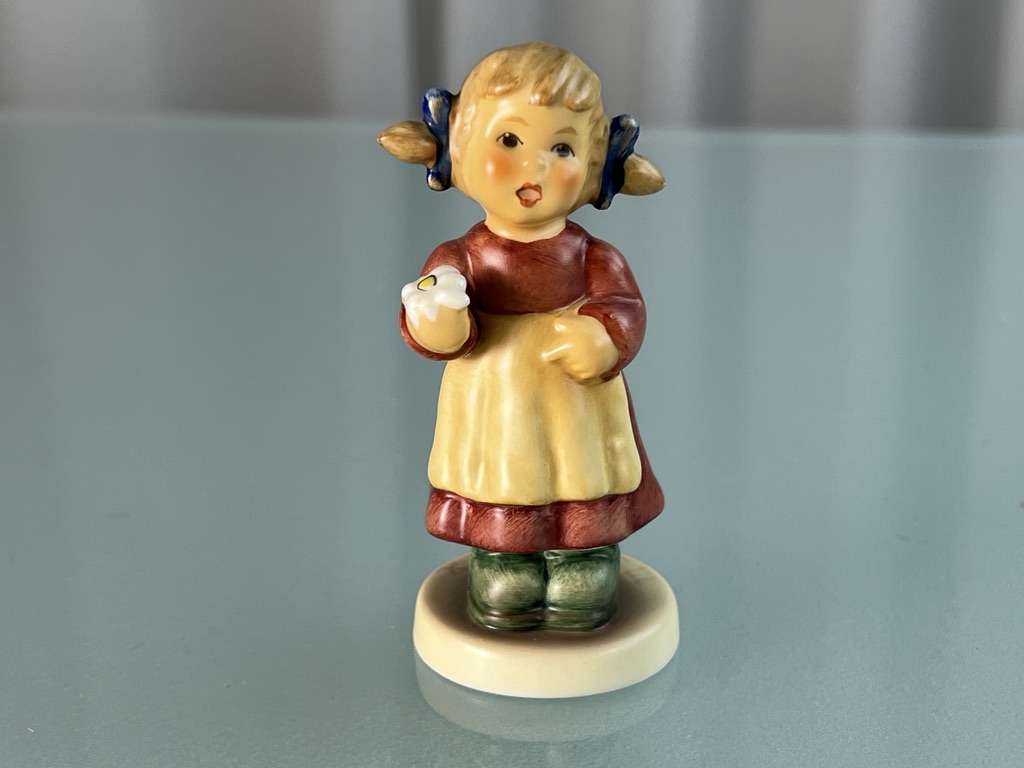  Hummel Figur 2077/a Drob´n auf´n Berg war i 9 cm. 1 Wahl. Top Zustand.  