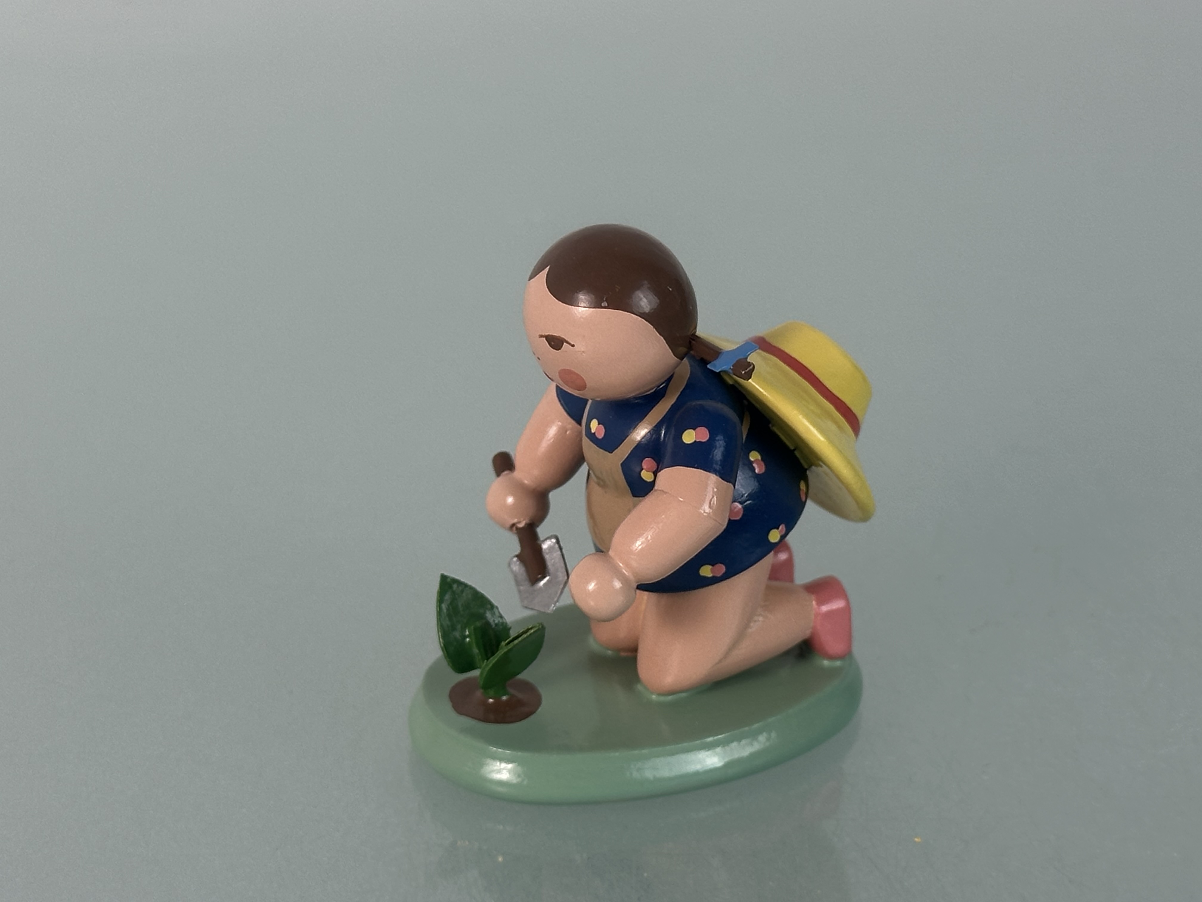Erzgebirge Seiffener Figur Gärtnerin 5,5 cm. Top Zustand