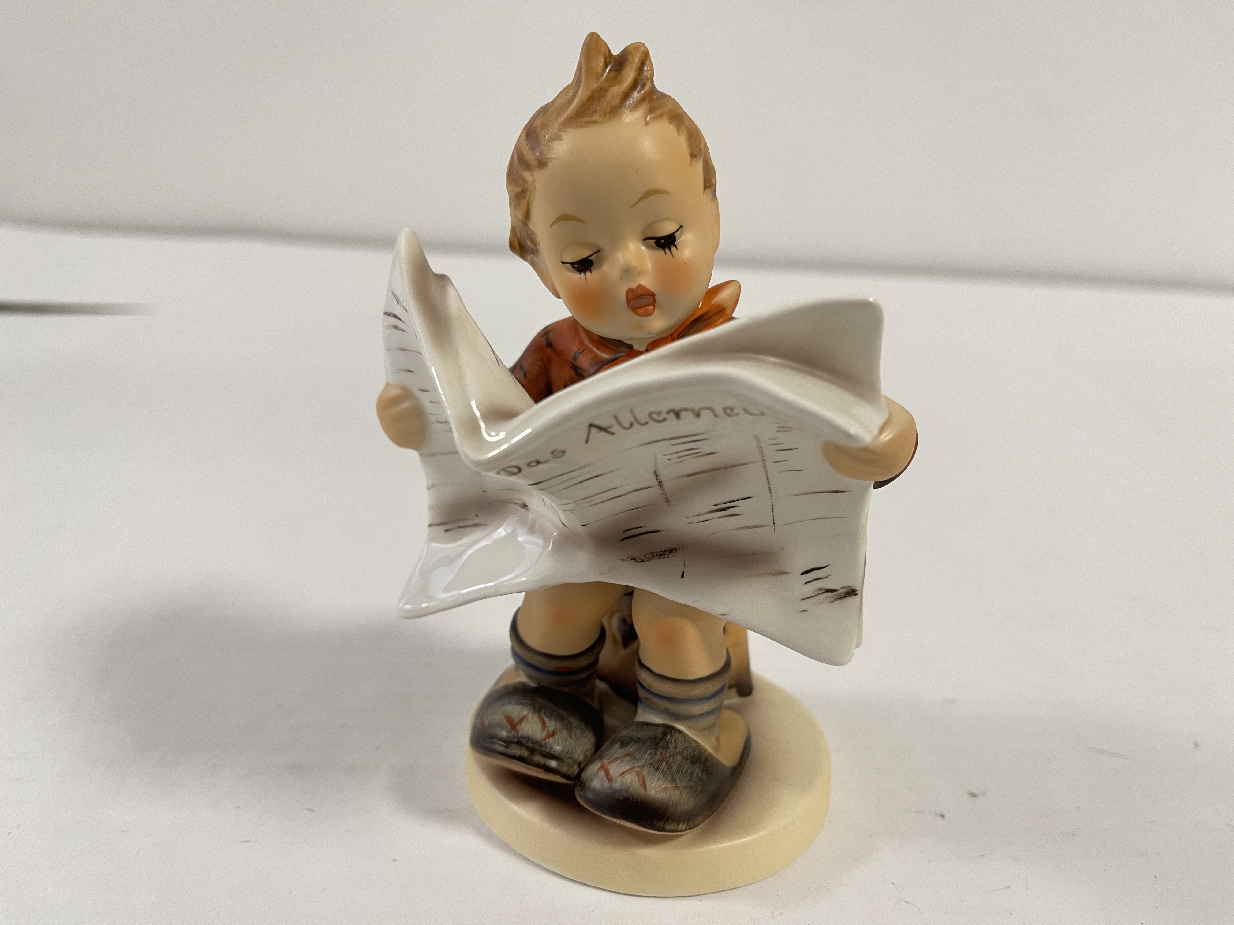 Hummel Figur 184 Das Allerneuste 13 cm. 2 Wahl Top Zustand  