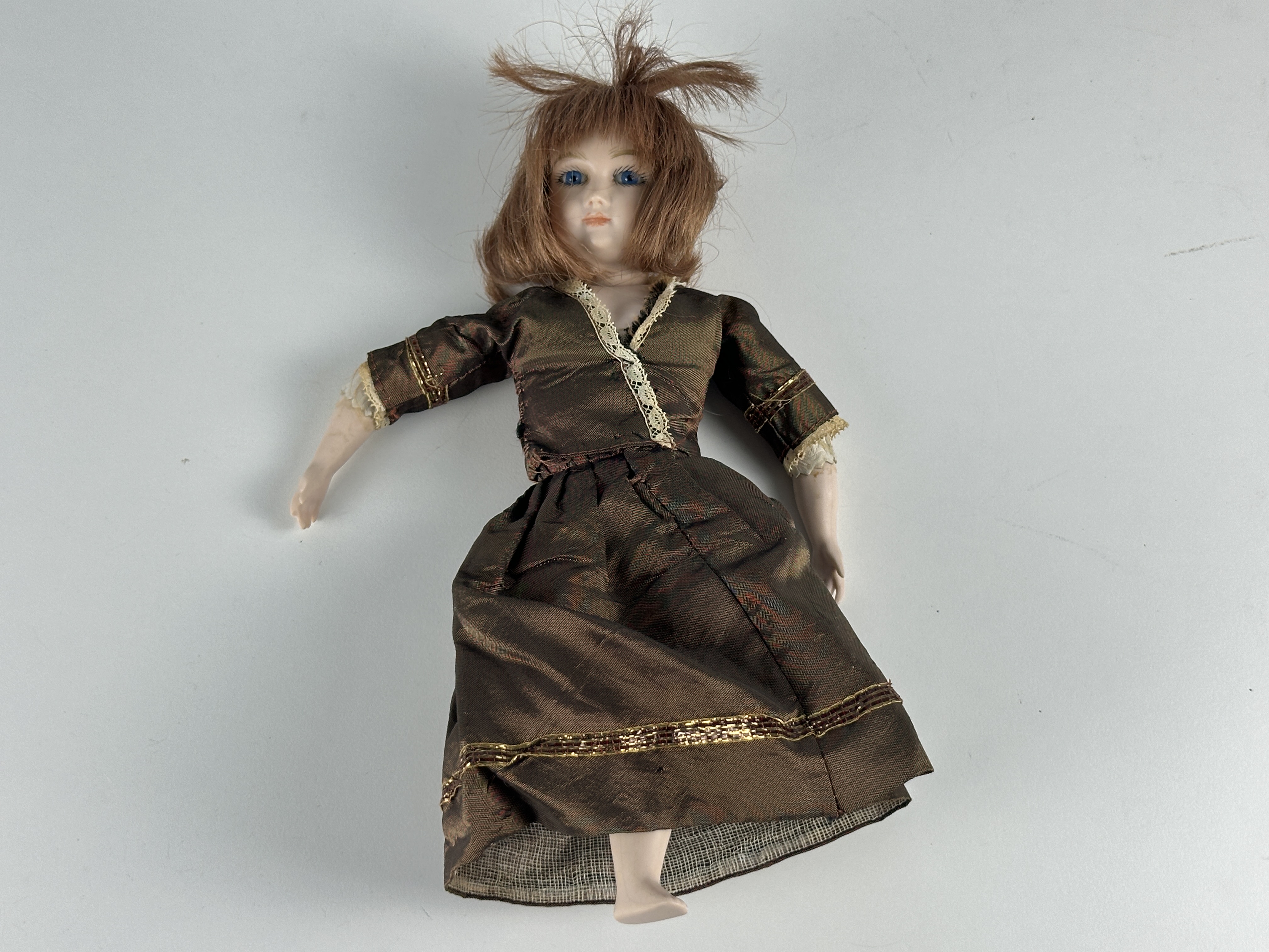 Künstlerpuppe Sammler Porzellan Puppe 27 cm. Zustand siehe Fotos 