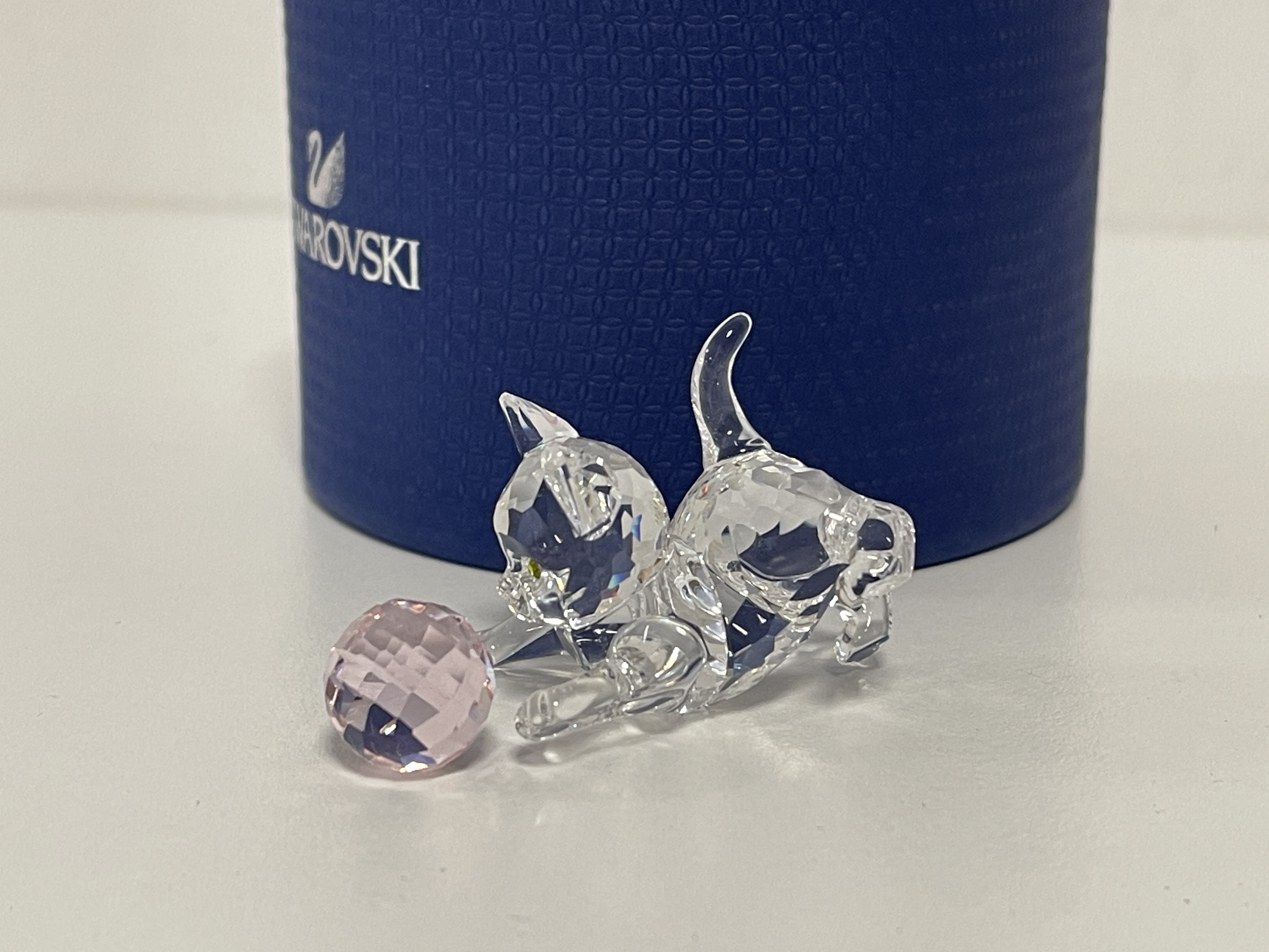 Swarovski Figur 631856 Katze rosa Ball 5 cm. Ovp & Zertifikat Top Zustand   