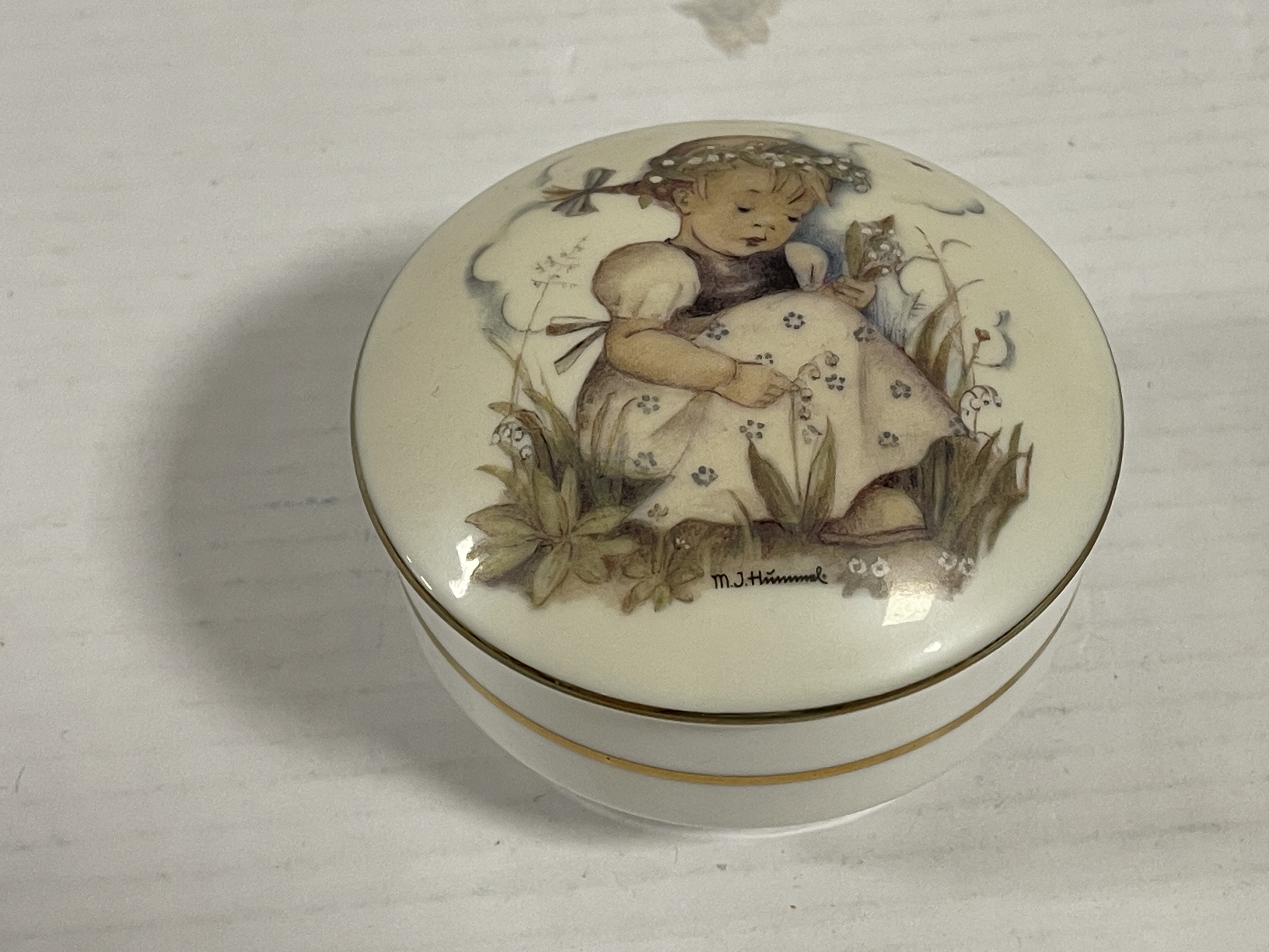 Hummel x Reutter Porzellan Deckeldose 10 cm. 1 Wahl - Top Zustand