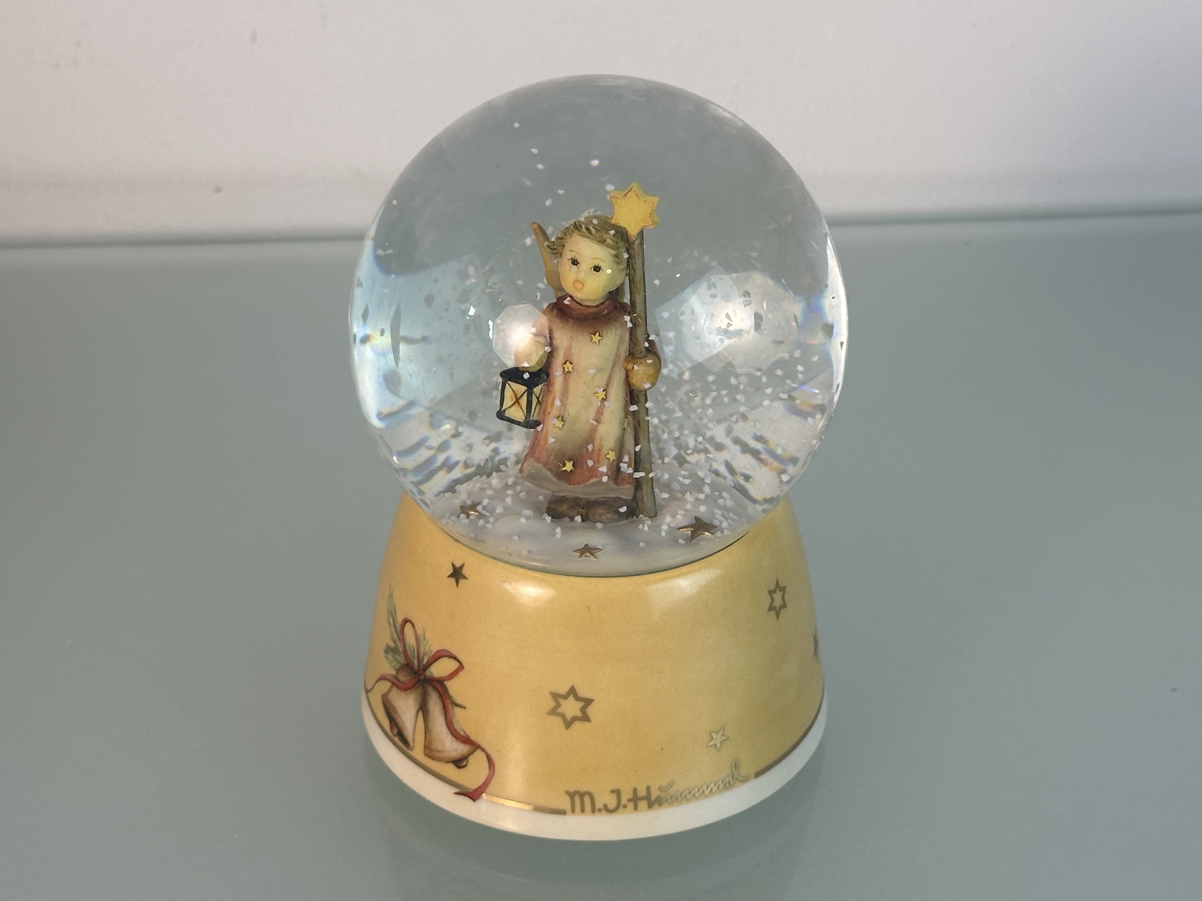 Hummel Figur 343 Schneekugel 15 cm. 1 Wahl. Top Zustand  