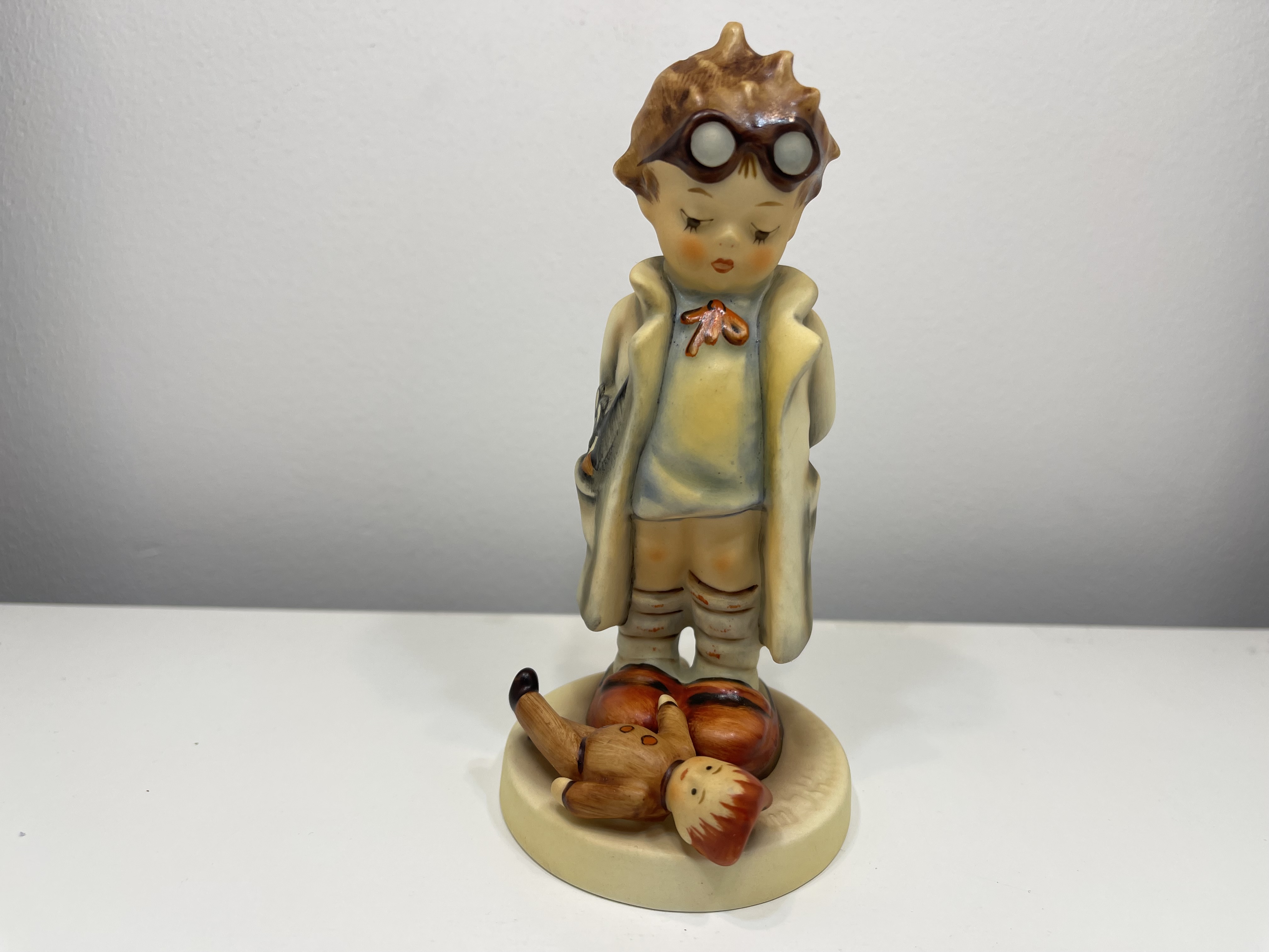  Hummel Figur 127 Puppendoktor 13 cm. 1 Wahl. Top Zustand