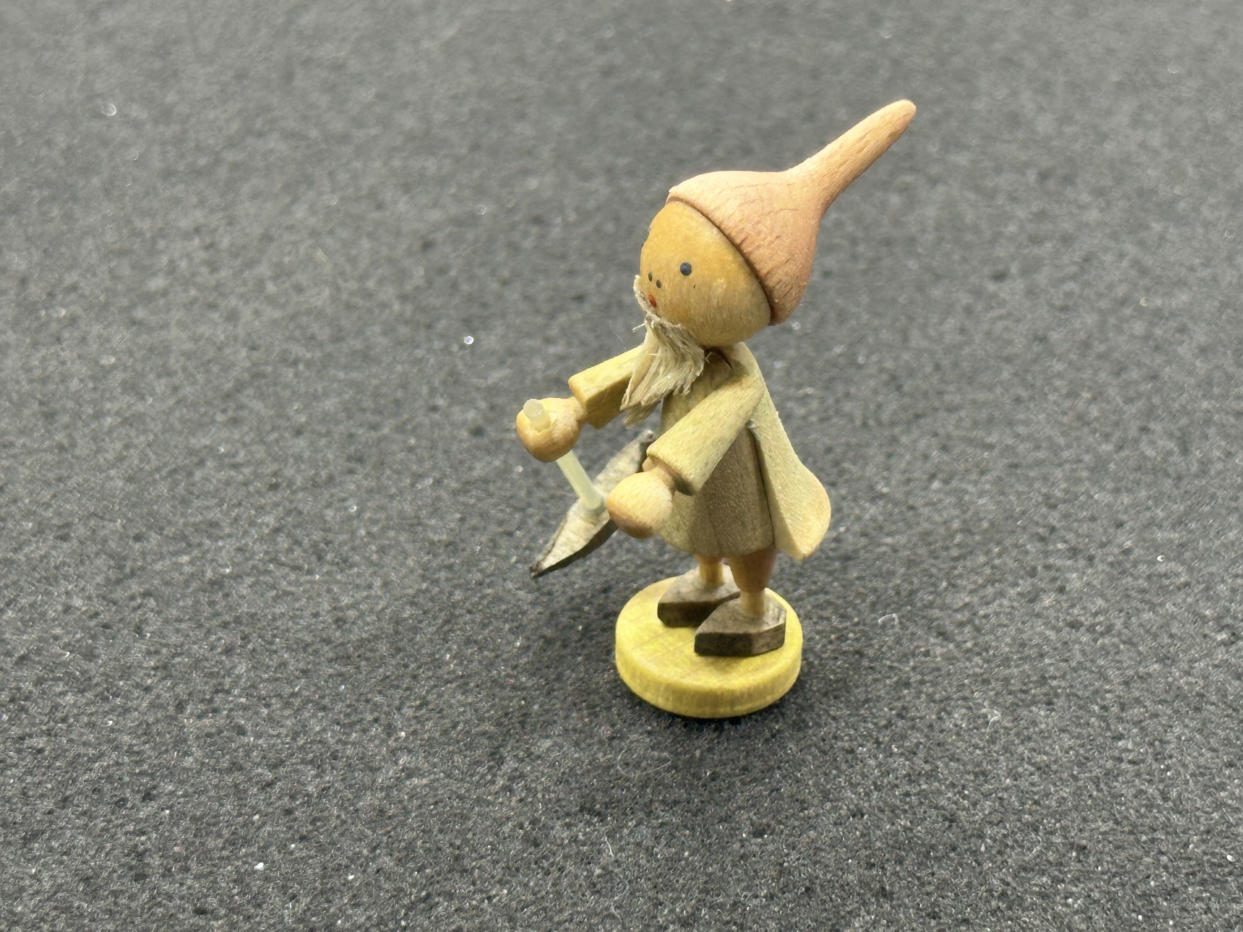 Erzgebirge Figur - Zwerg aus Schneewittchen 4,2 cm. Top Zustand