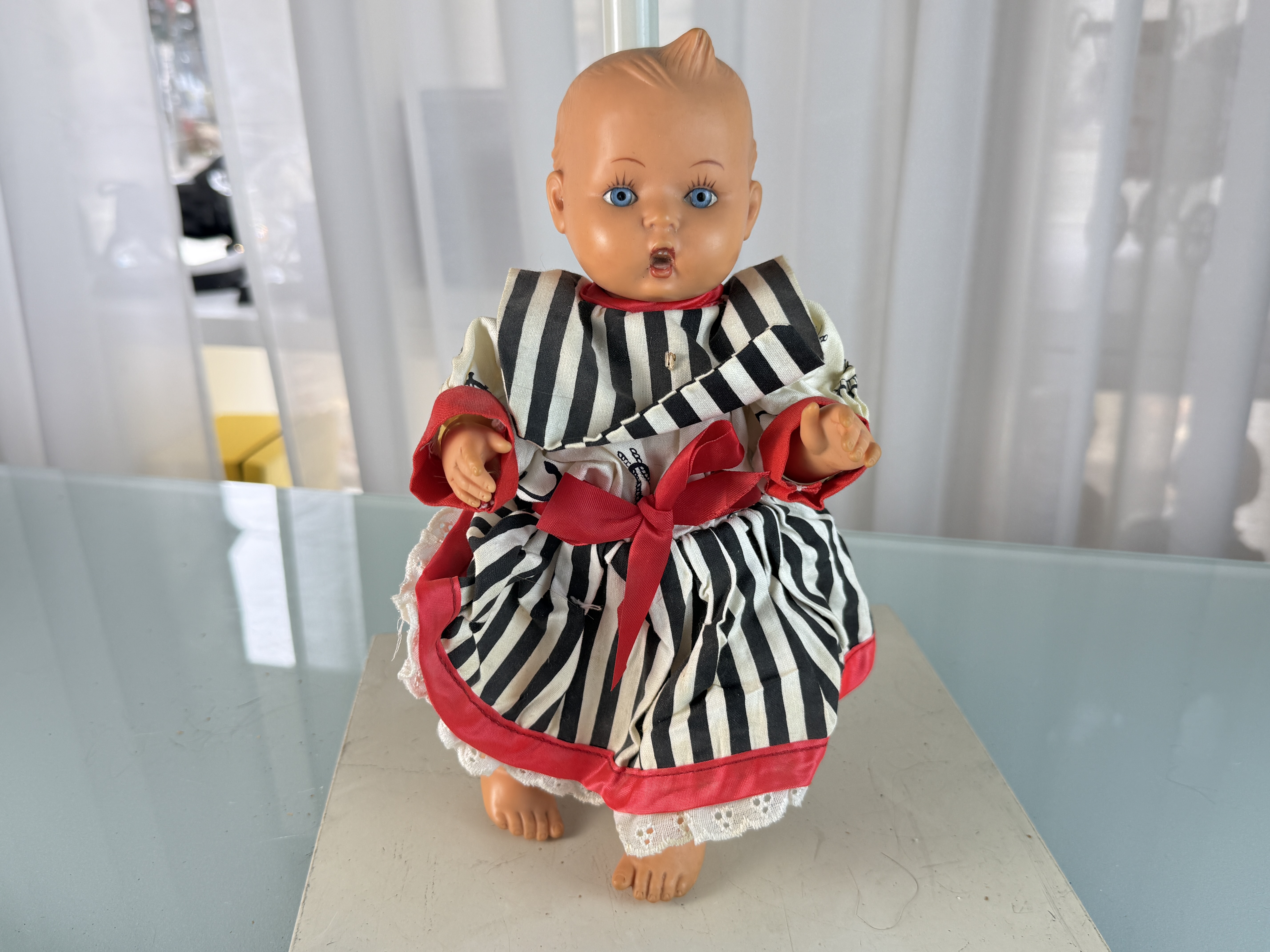 Goebel Hummel Vinyl Puppe 26 cm. Top Zustand 