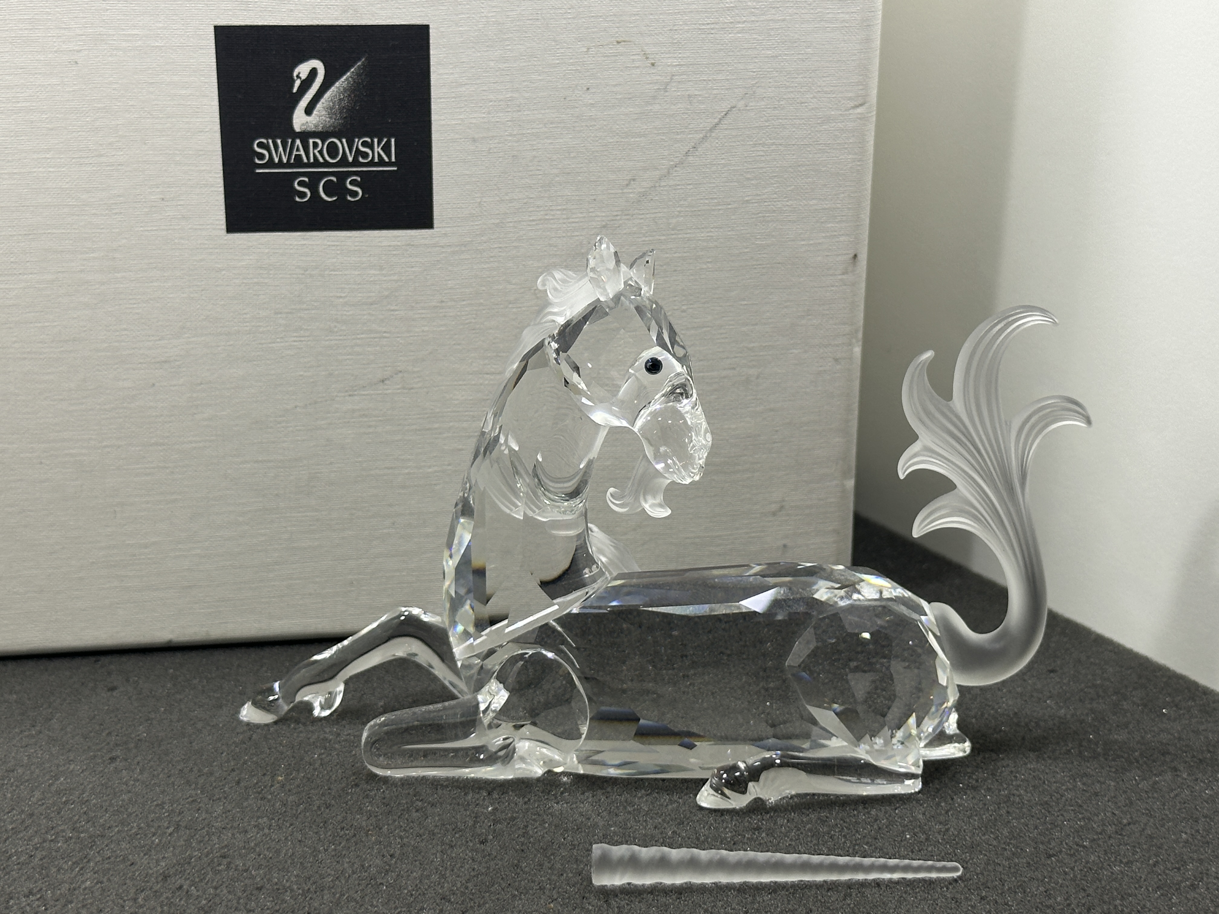  Swarovski Figur 191727 Jahresfigur Einhorn 14 cm (Defekt) Kiste Zustand siehe Fotos