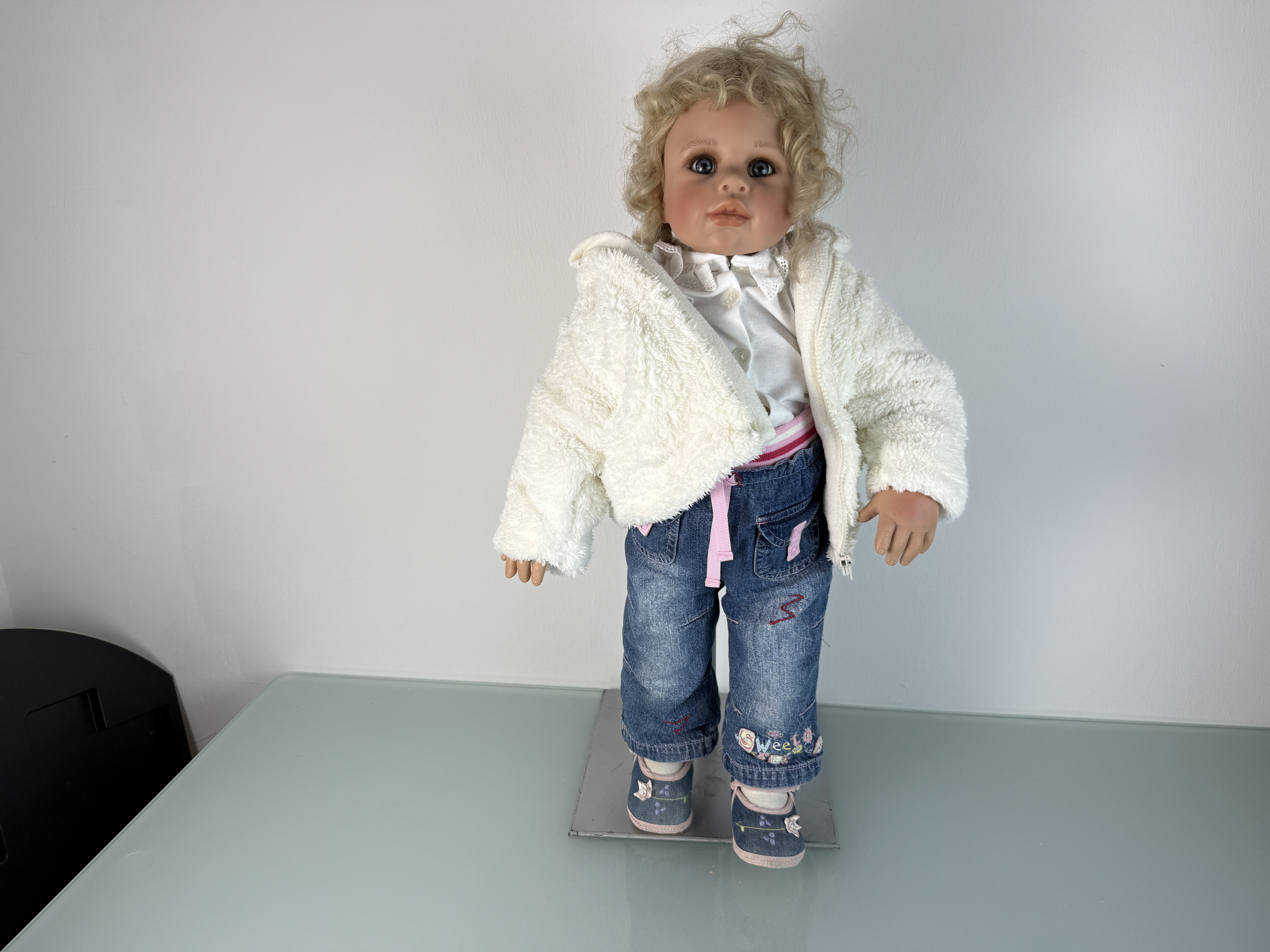Künstlerpuppe Puppe Monika Levenig Vinyl Puppe 65 cm. Guter Zustand 