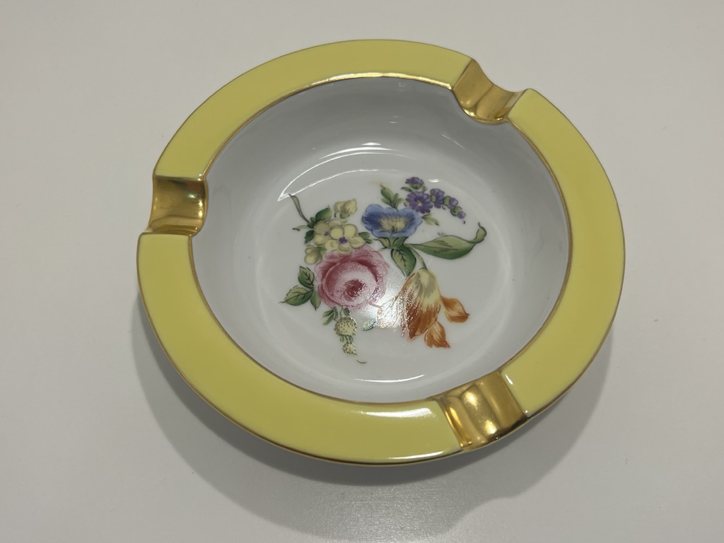 Meissen Figur Aschenbecher 12,5  Ø - 1 Wahl - Top Zustand       Meissen Figur Aschenbecher 12,5  Ø - 1 Wahl - Top Zustand