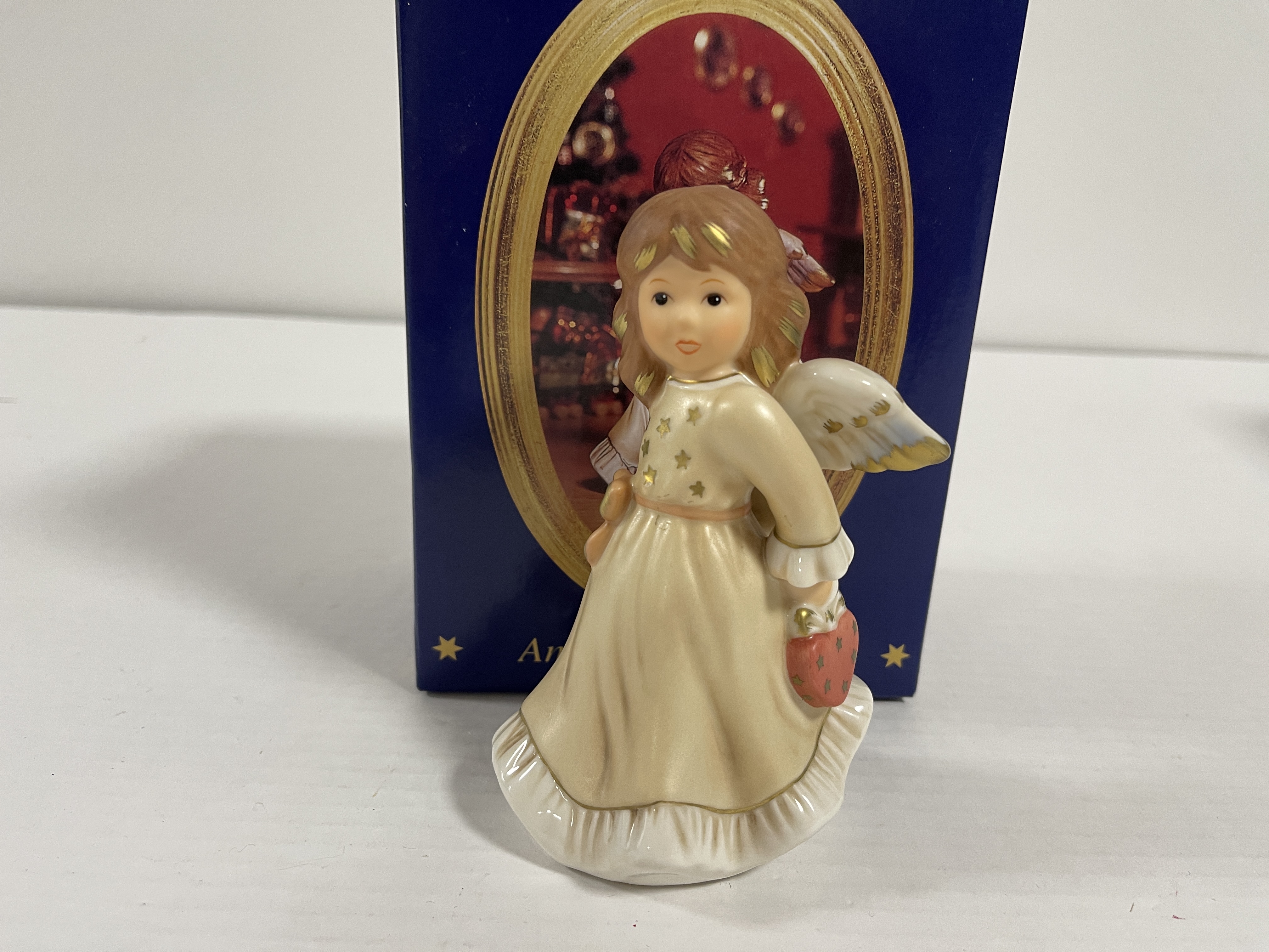 Goebel Figur 2003 Jahresengel  13,5 cm - 1 Wahl - Top Zustand 
