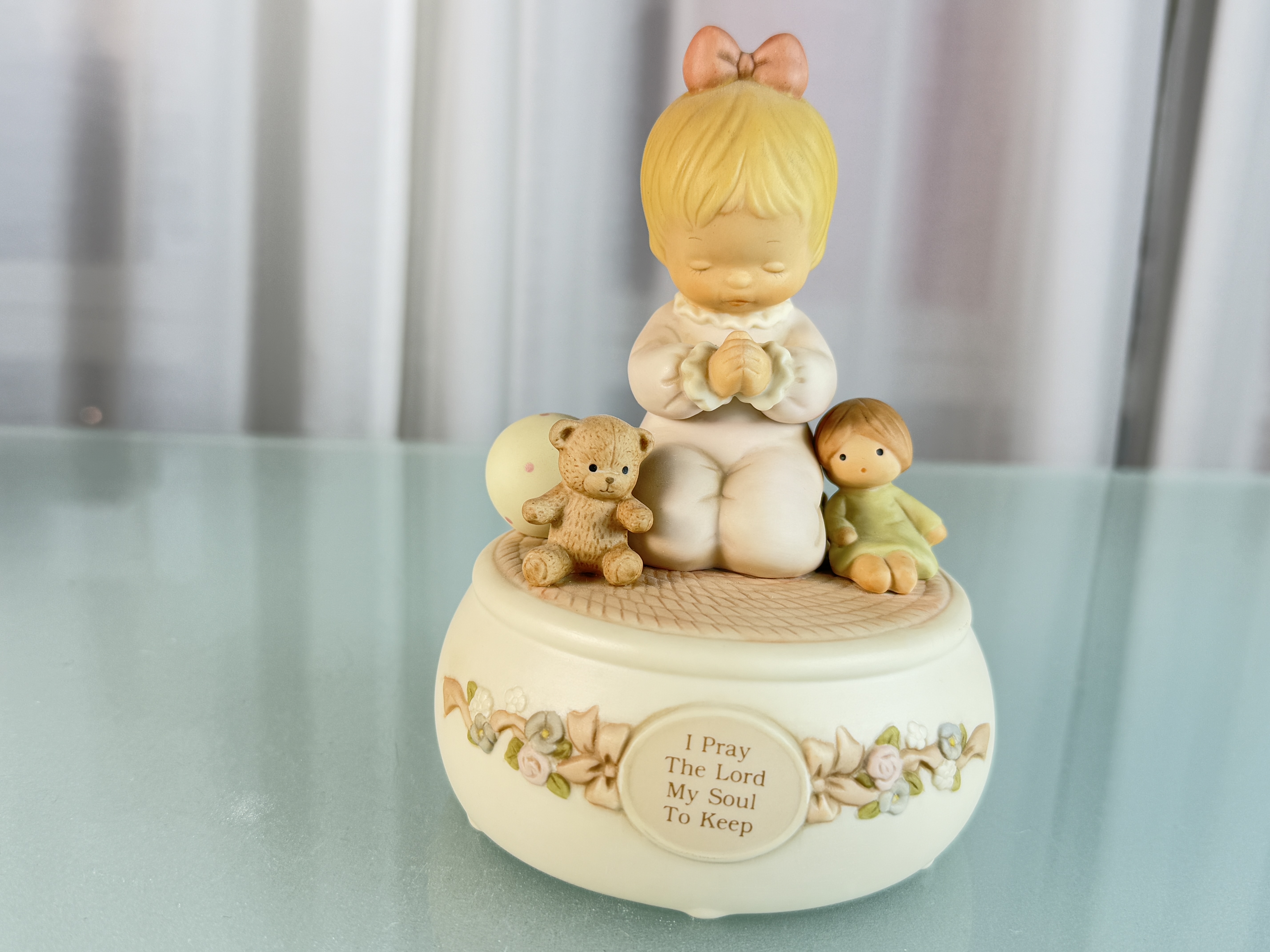 Sammlerfigur Spieluhr Memories of Yesterday Figur 14,5 cm 1 Wahl Top Zustand  