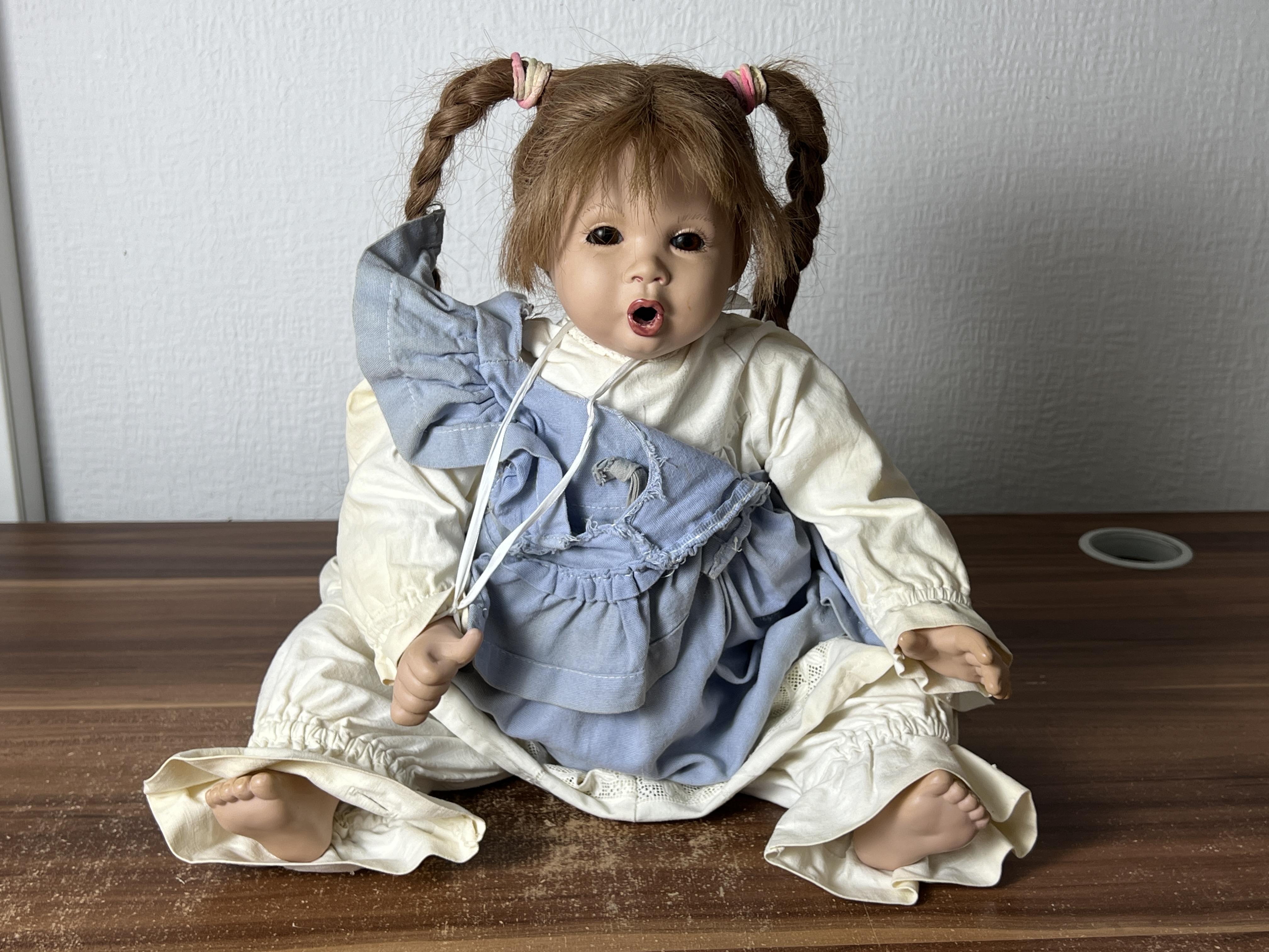 Künstlerpuppe Porzellan Puppe 47 cm. 