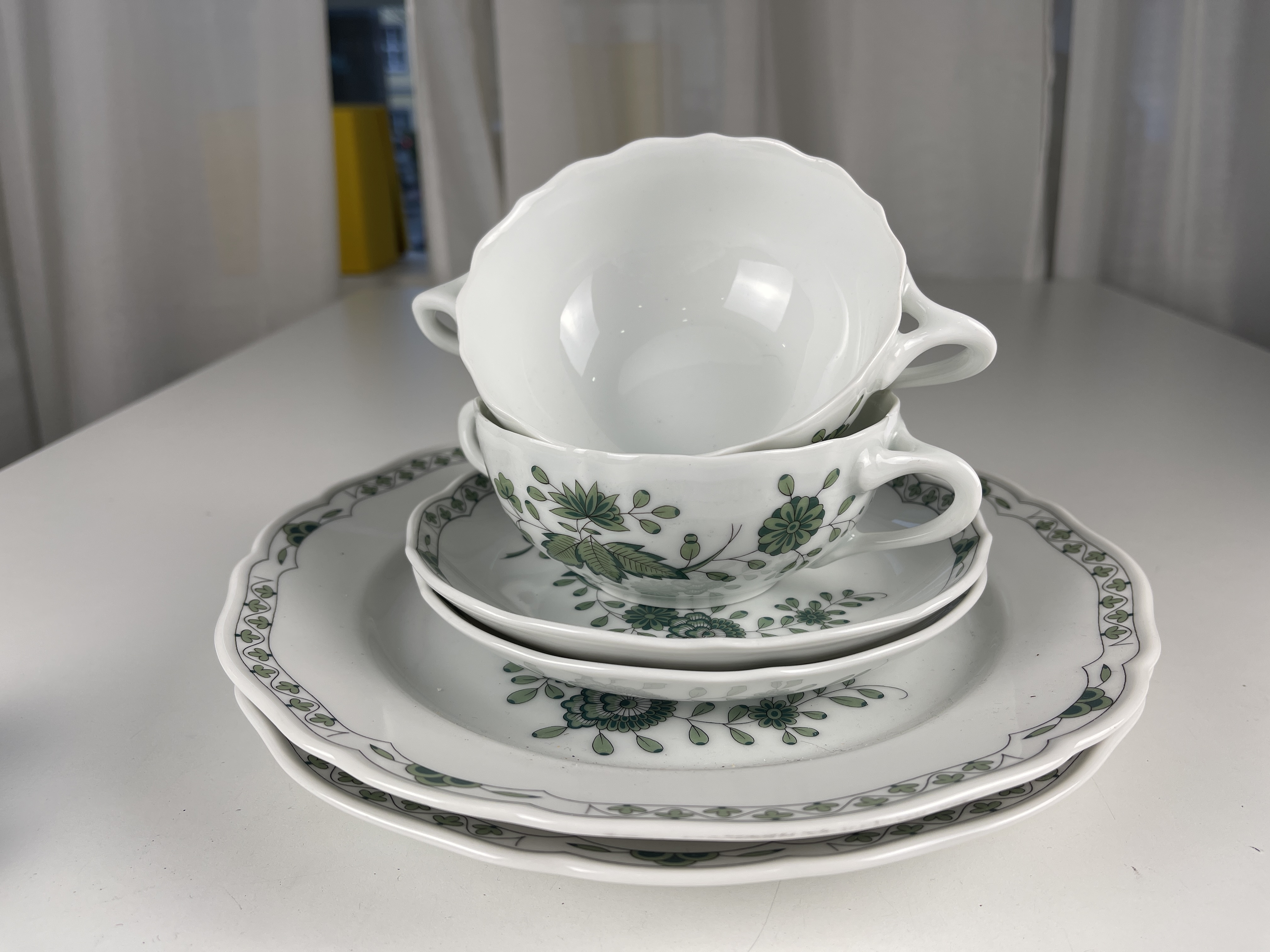  Hutschenreuther Geschirr Set für 2 Personen. Zustand siehe Fotos