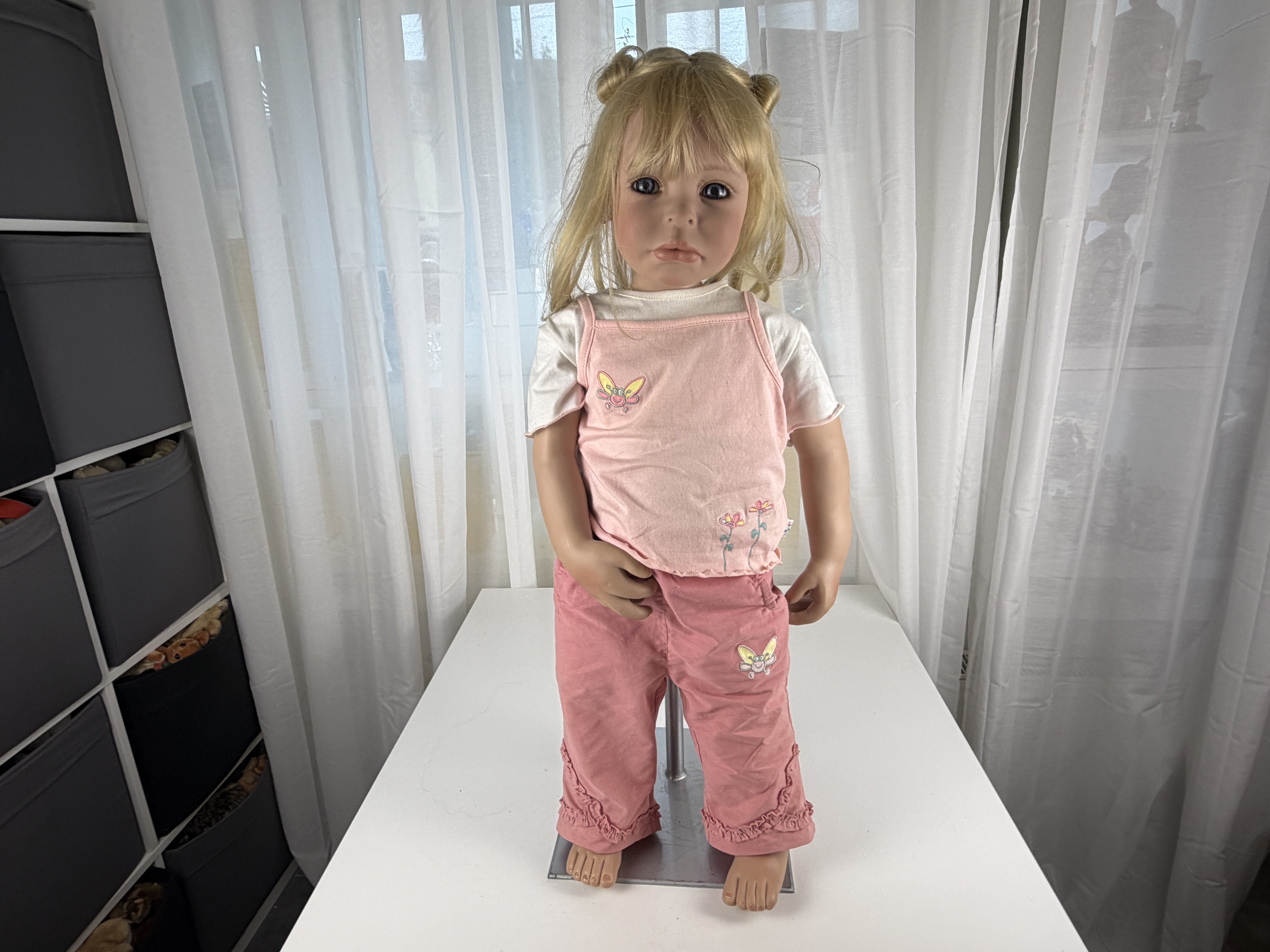 Künstlerpuppe Susan Lippl Vinyl Puppe 77 cm. Guter Zustand siehe Fotos 