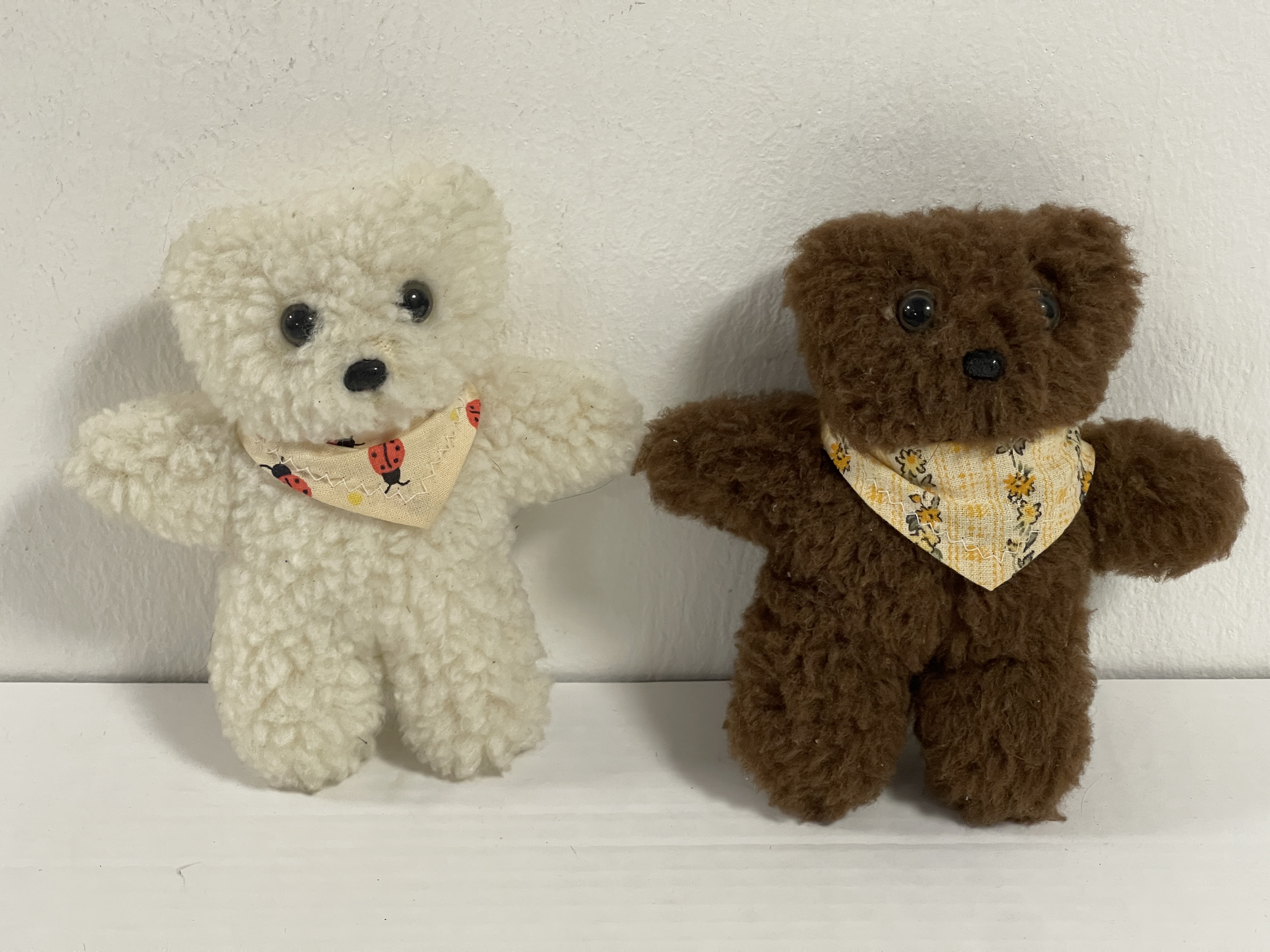 Sammler Stofftier Teddy Bär 2 Stück je 15 cm - Zustand siehe Fotos 