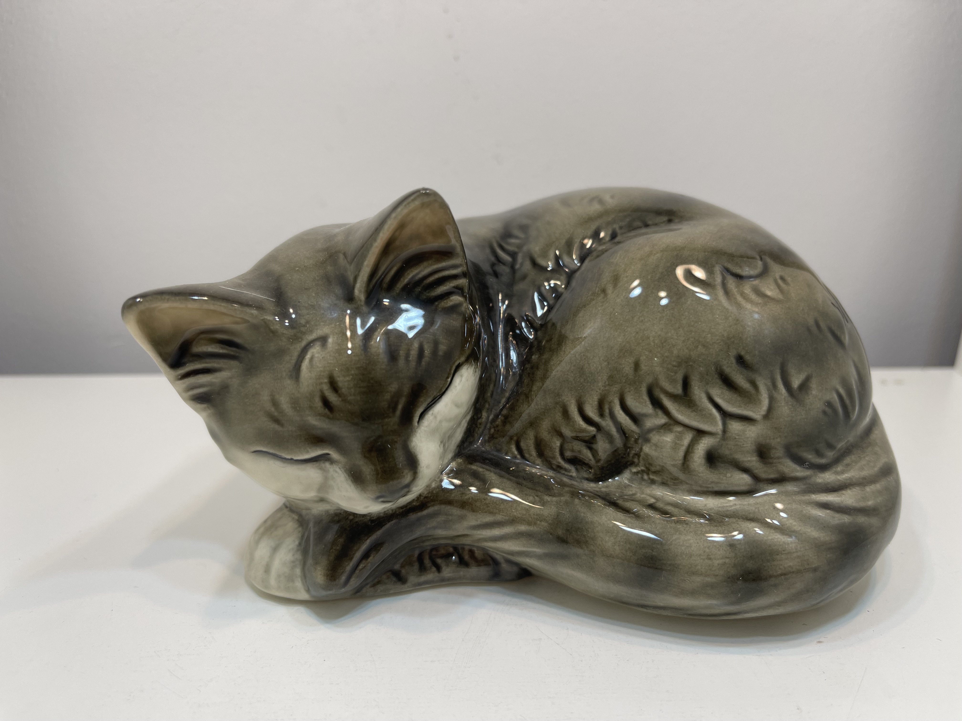  Goebel Figur Katze 15 x 8 cm.- 1 Wahl. Top Zustand   