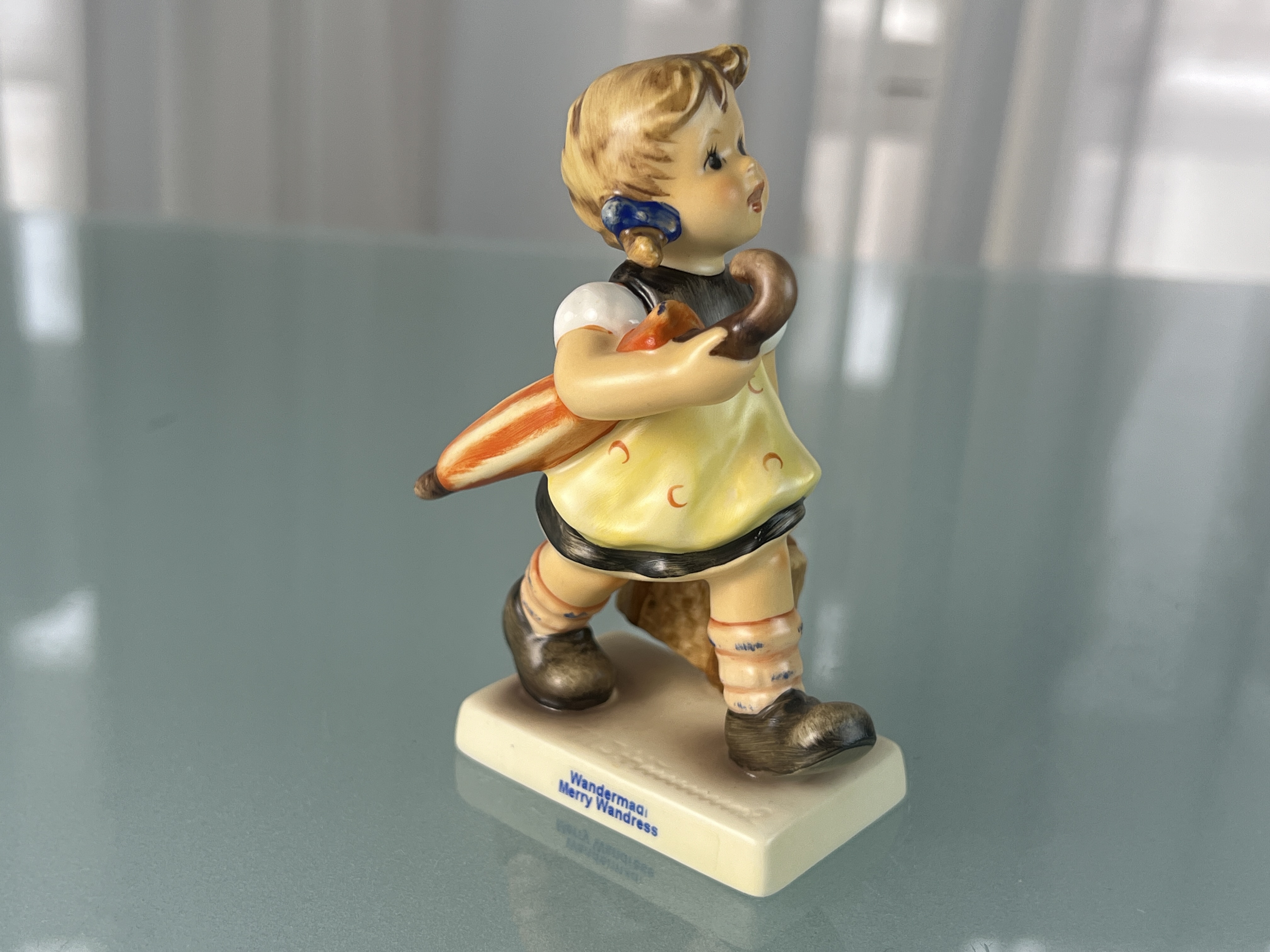 Hummel Figur 2059 Wandermadl 10,5 cm. 1 Wahl. - Top Zustand