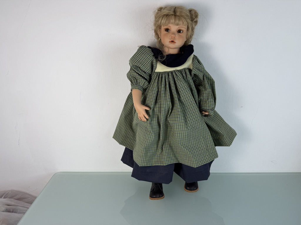 Künstlerpuppe Porzellan Sammler Puppe 67 cm. Top Zustand 