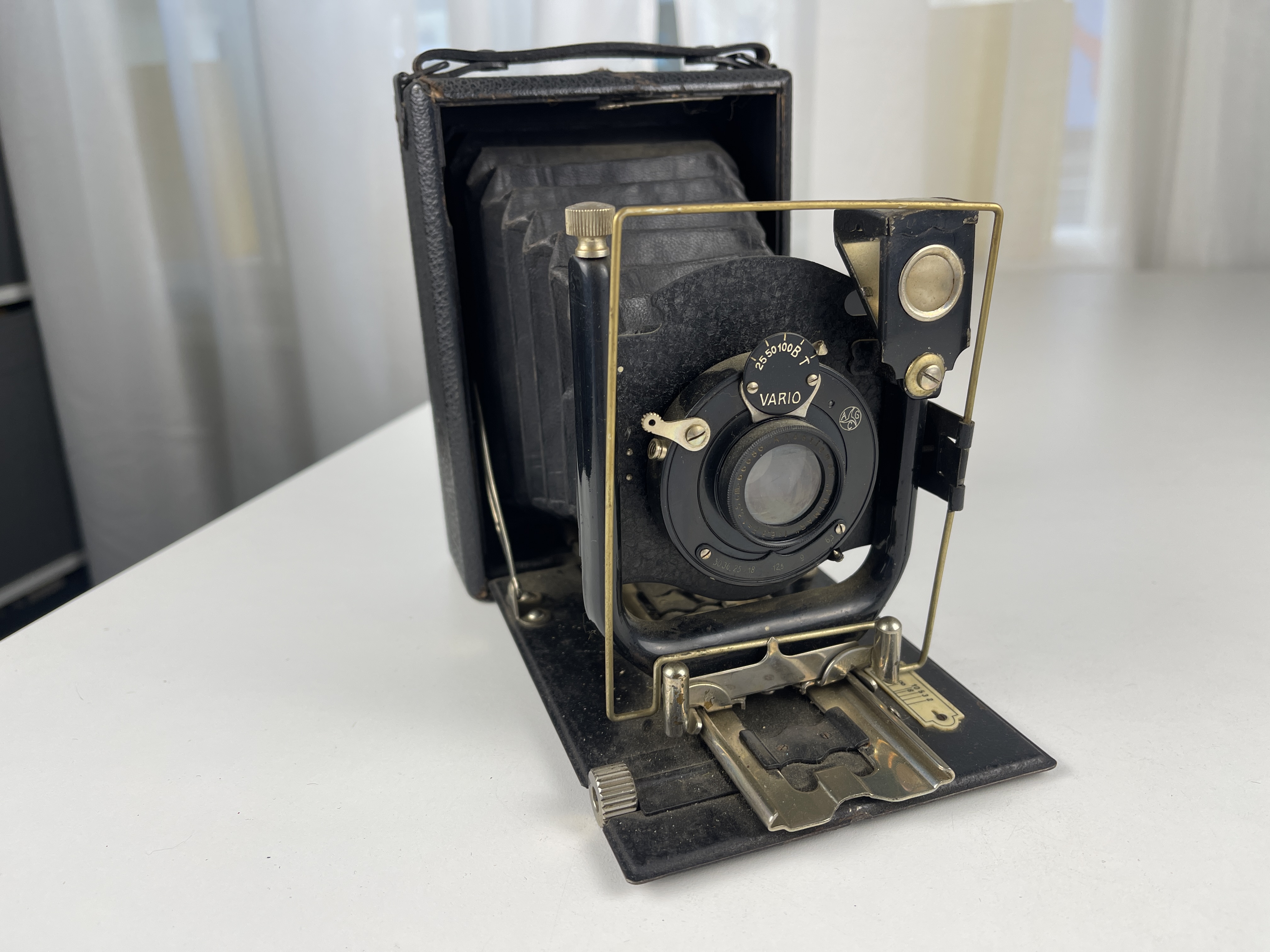 Vario Klappkamera 12 x 16 x 18 cm - Zustand siehe Fotos   