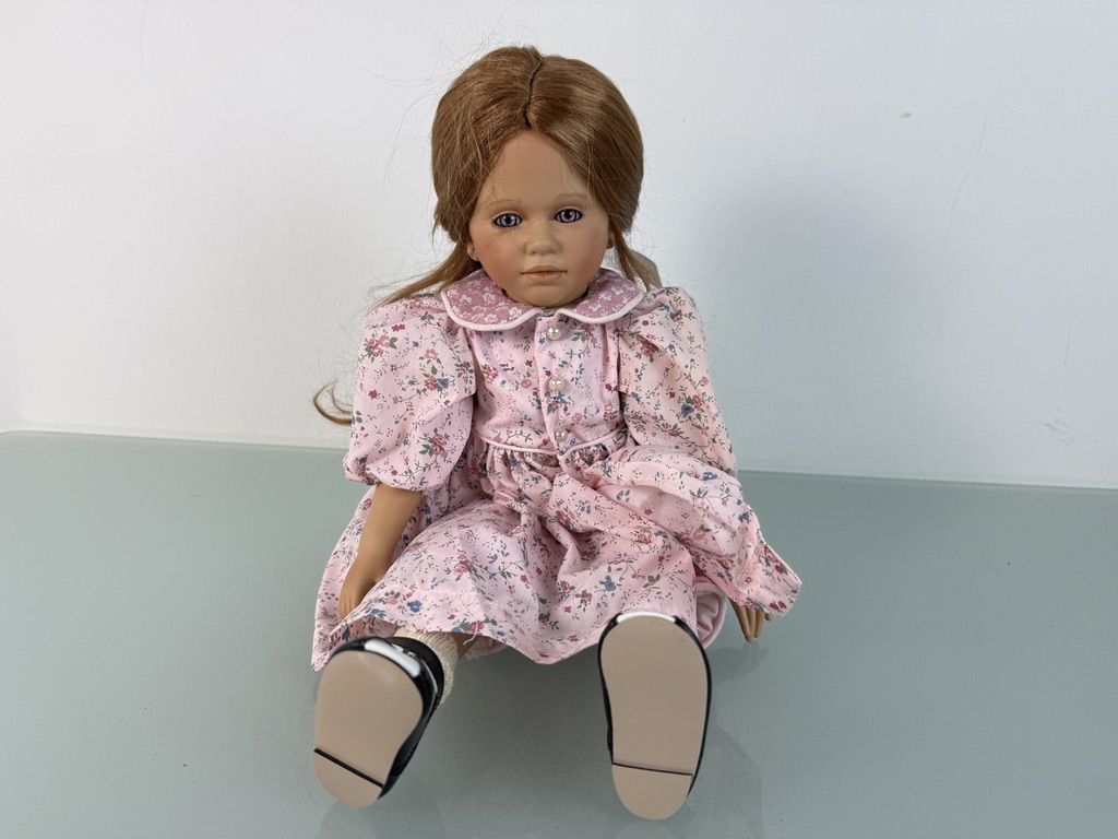 Künstlerpuppe Pamela Erff Porzellan Puppe 55 cm. Guter Zustand siehe Fotos 