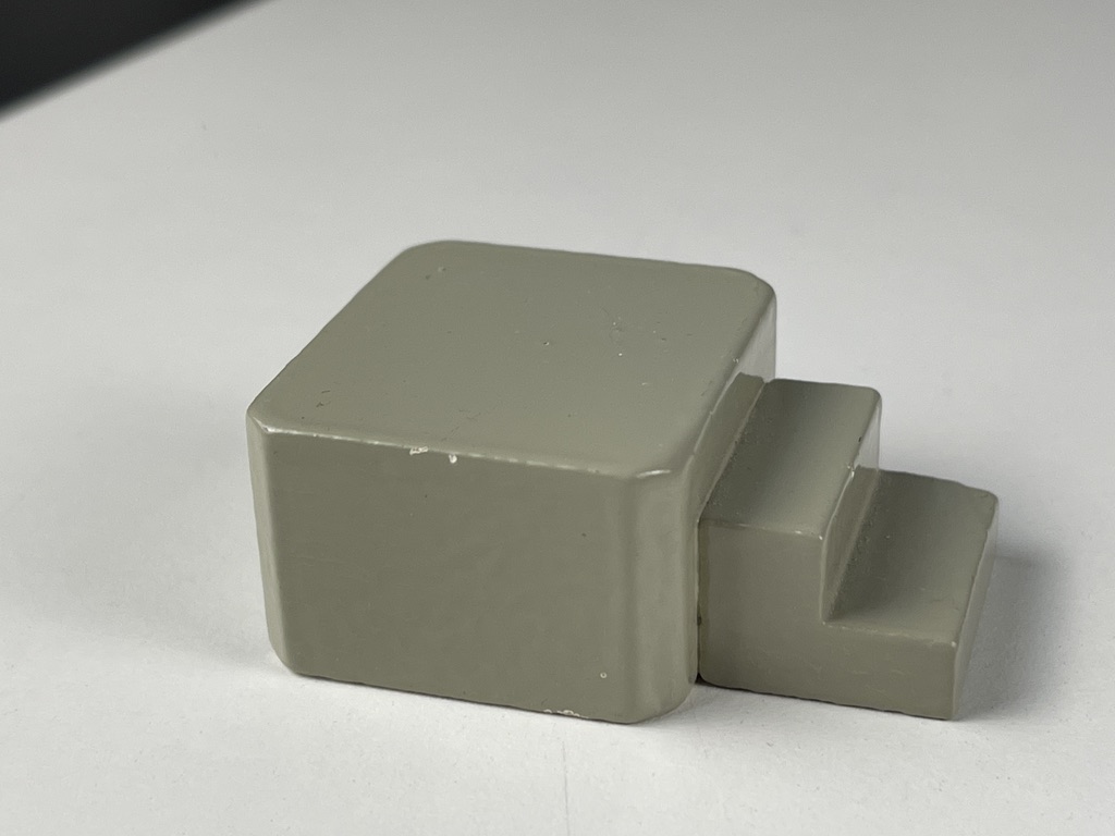 Wendt und Kühn Erzgebirge Figur Podest 5,5 x 2,5 x 4 cm. Zustand siehe Fotos