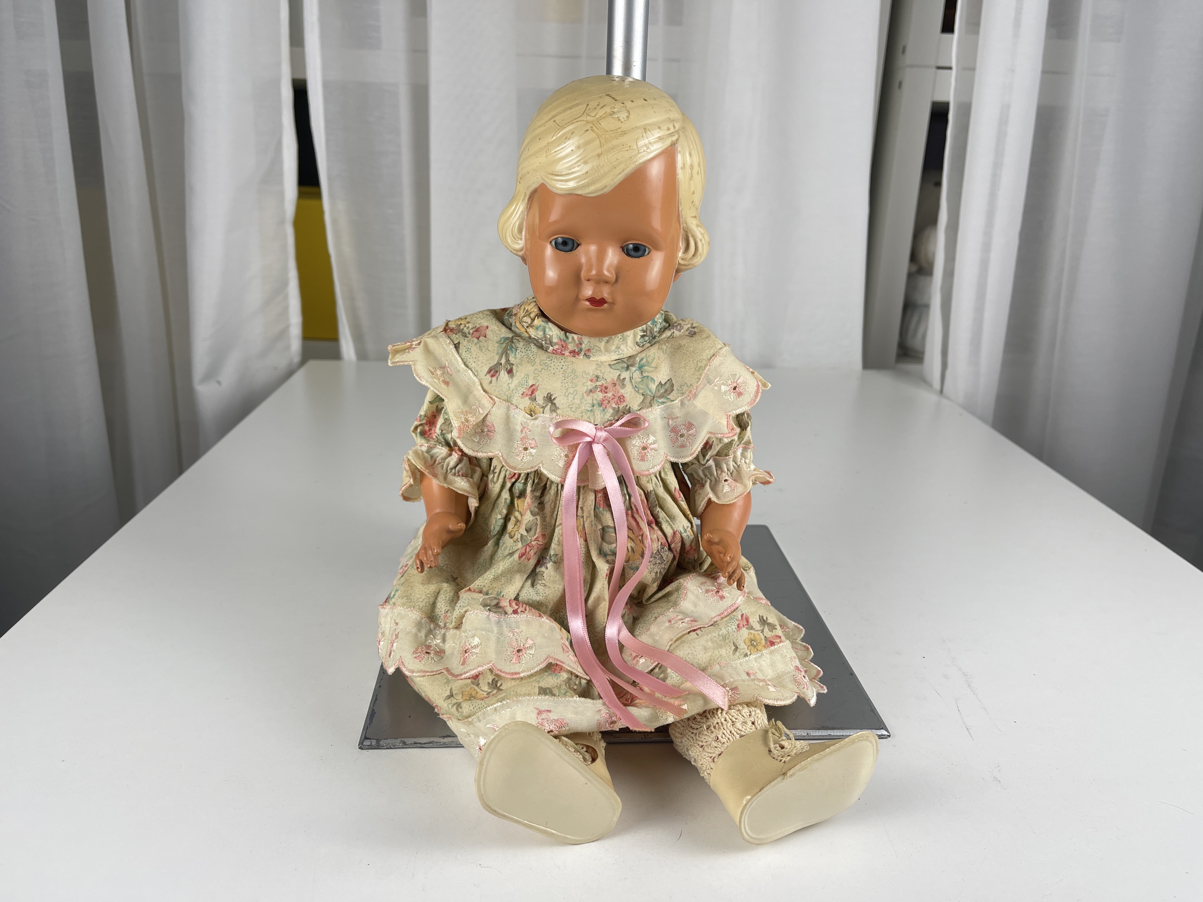 Vinyl Sammler Puppe 43 cm. Zustand siehe Fotos Raucherhaushalt  