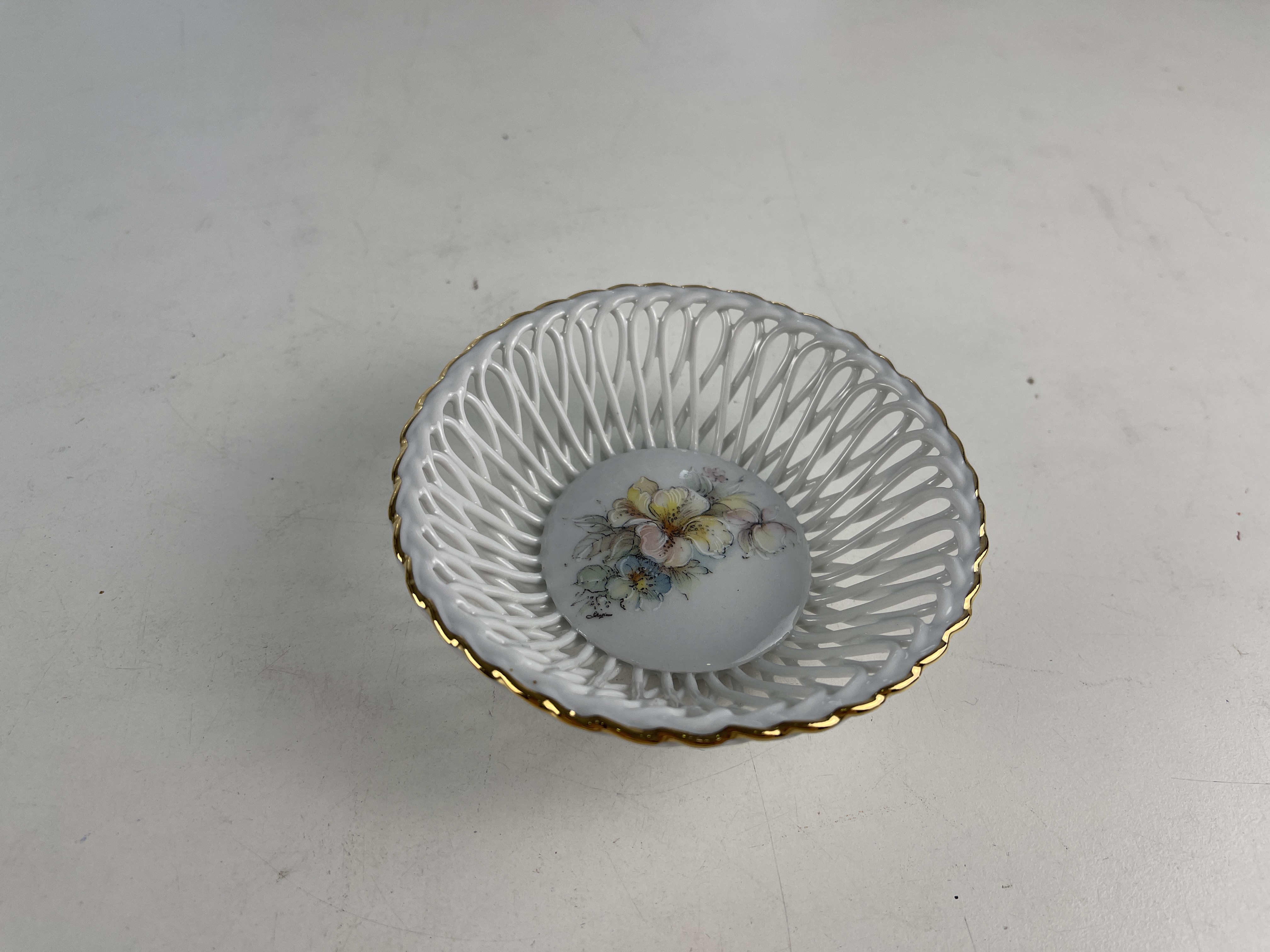 Sammler Porzellan Schale 3 x 10 cm. Guter Zustand  