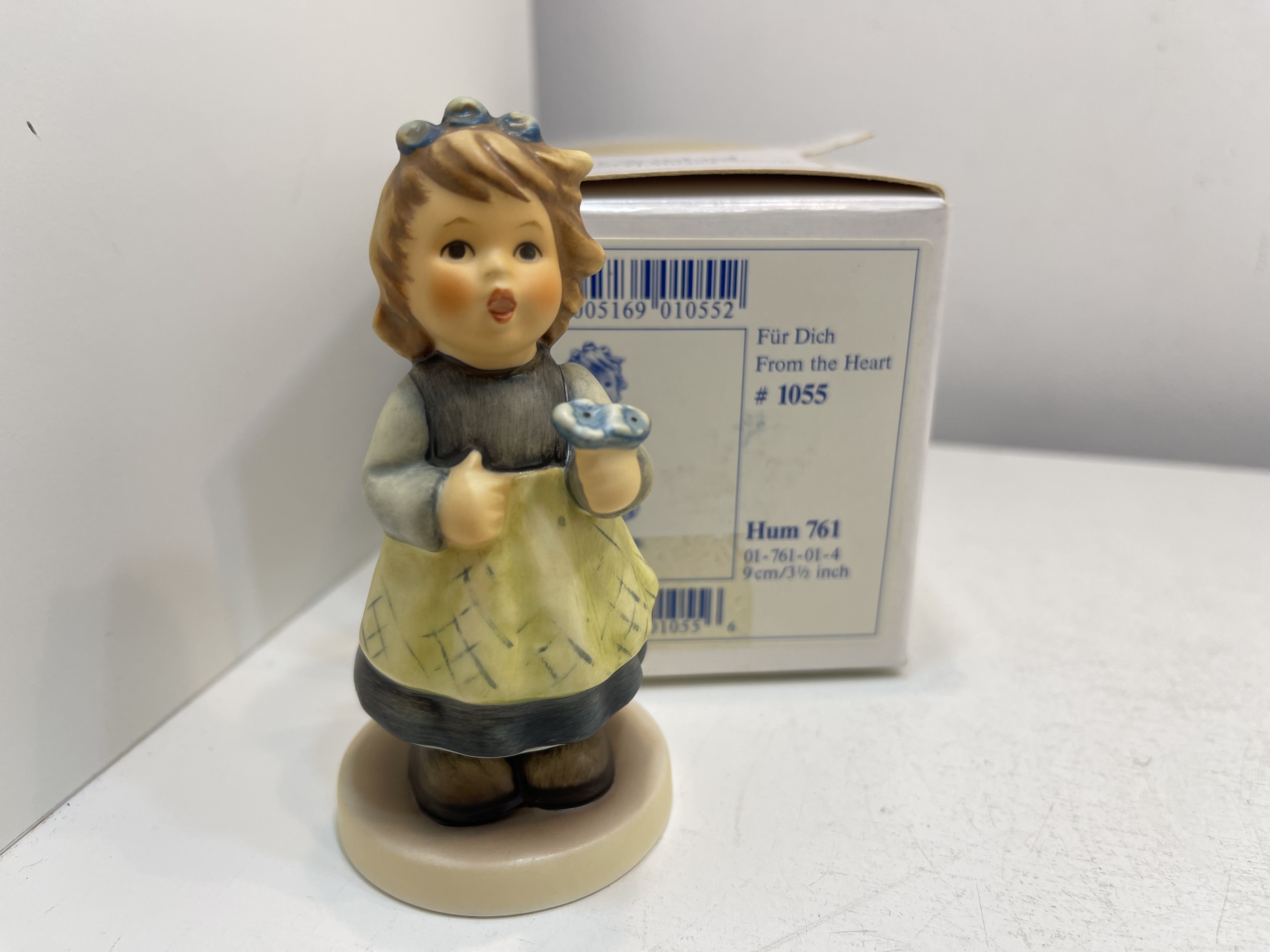 Hummel Figur 761 Für Dich 9 cm mit Ovp. 1 Wahl. Top Zustand  Hummel Figur 761 Für Dich 9 cm mit Ovp. 1 Wahl. Top Zustand