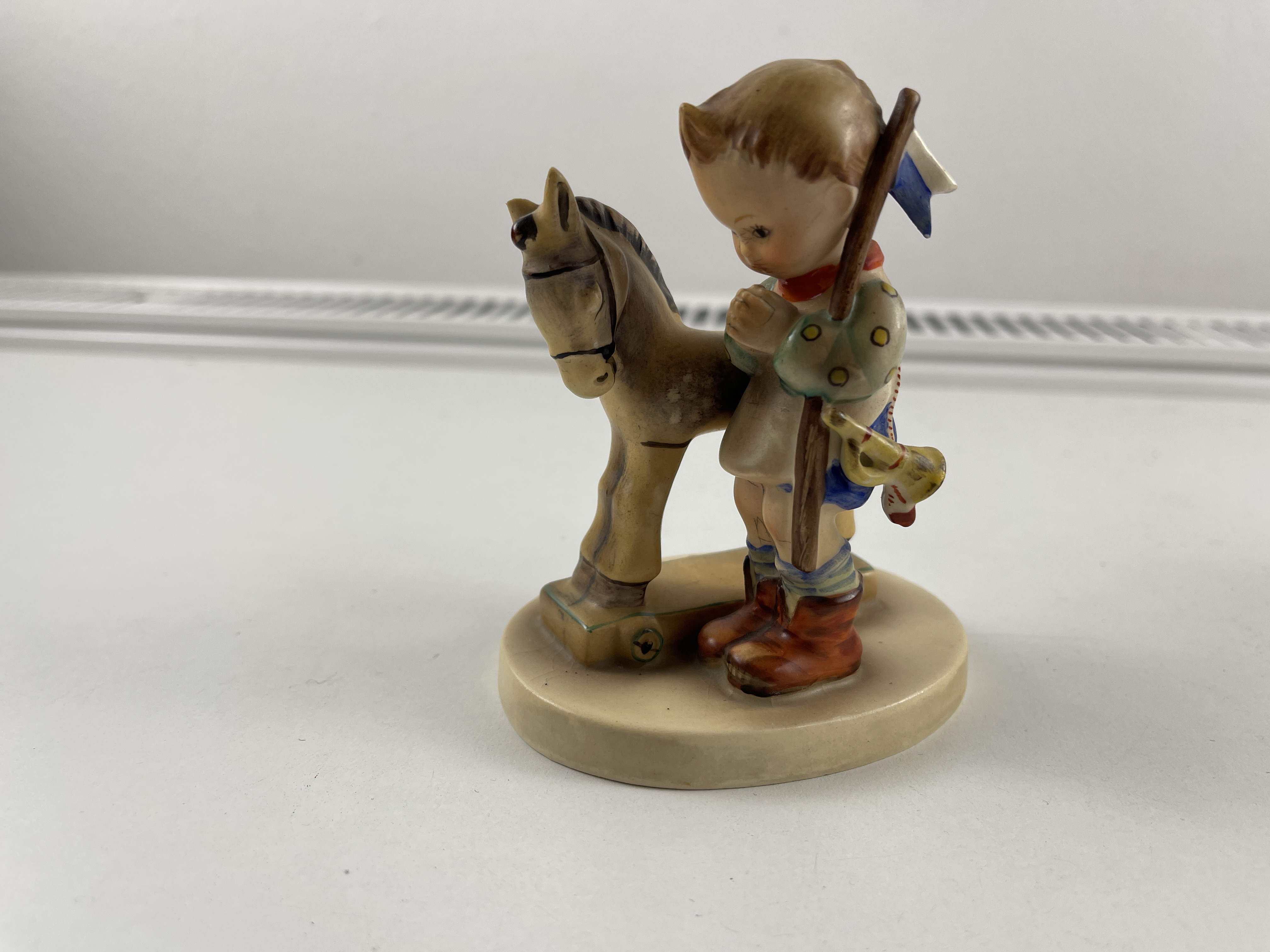 Hummel Figur 20 Der fromme Reitersmann 10,5 cm 1 Wahl - Doppelkrone Kleiner Defekt 