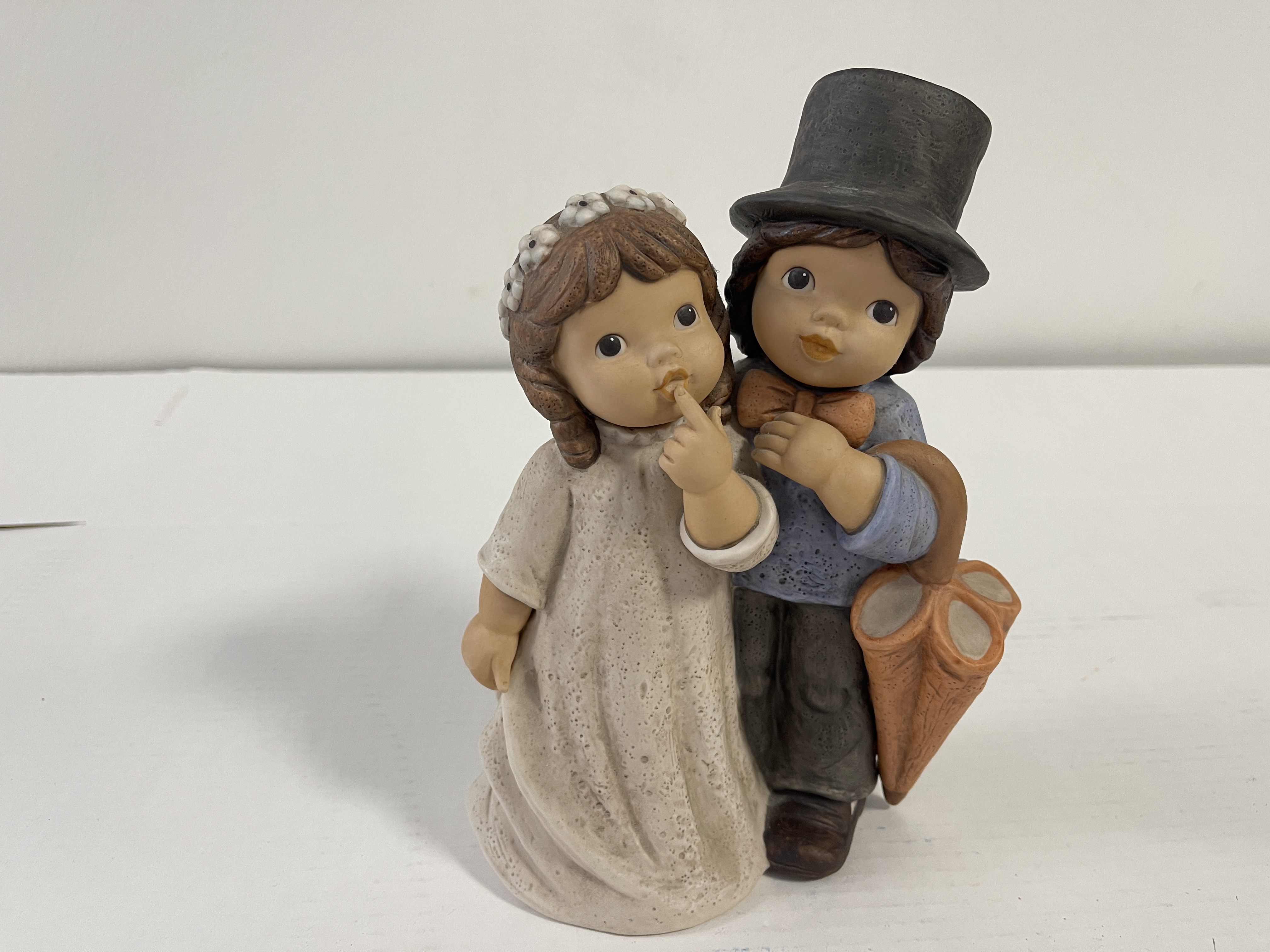  Goebel Figur Nina Marco  22 cm - 1 Wahl. Top Zustand  