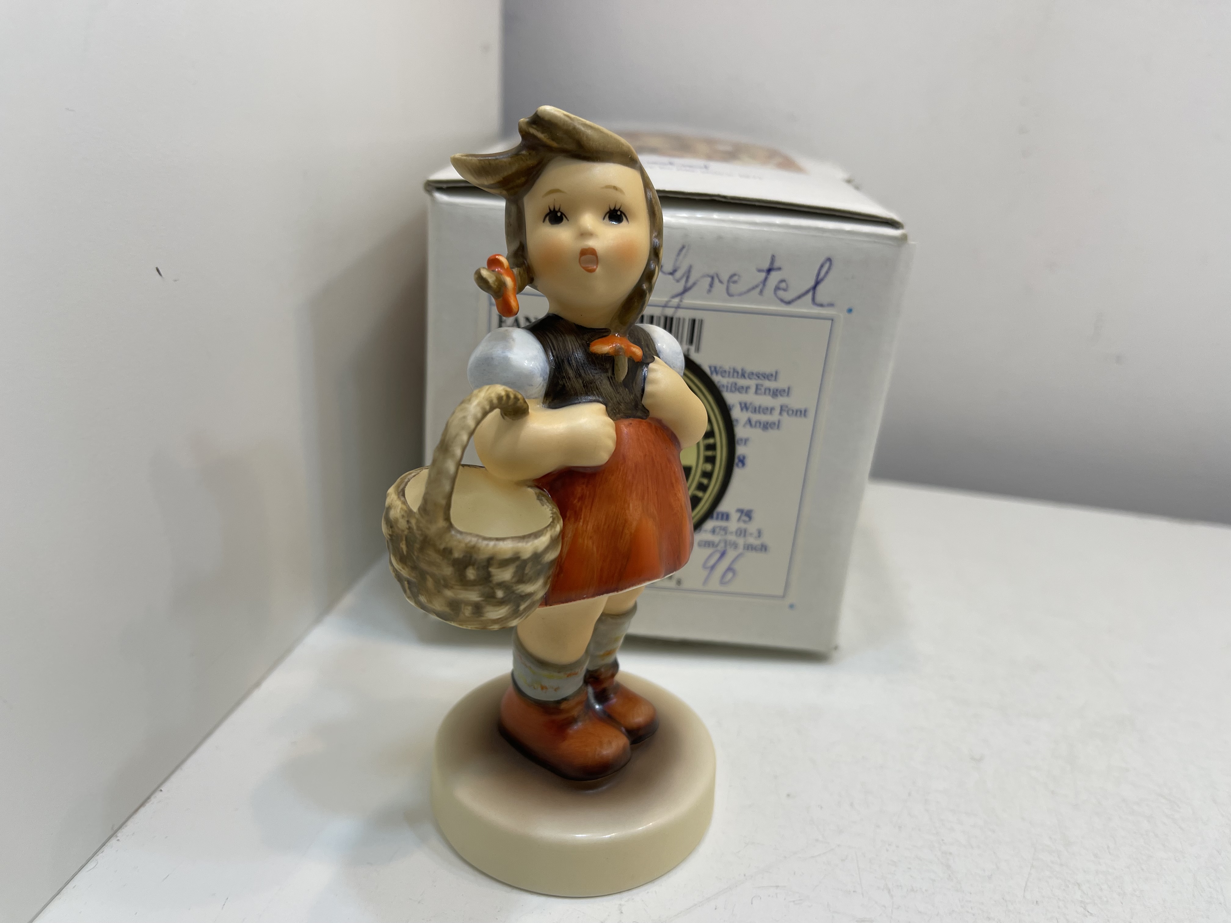Hummel Figur 96 Gretel 12 cm. OVP 1 Wahl Top Zustand.    Hummel Figur 96 Gretel 12 cm. OVP 1 Wahl Top Zustand.