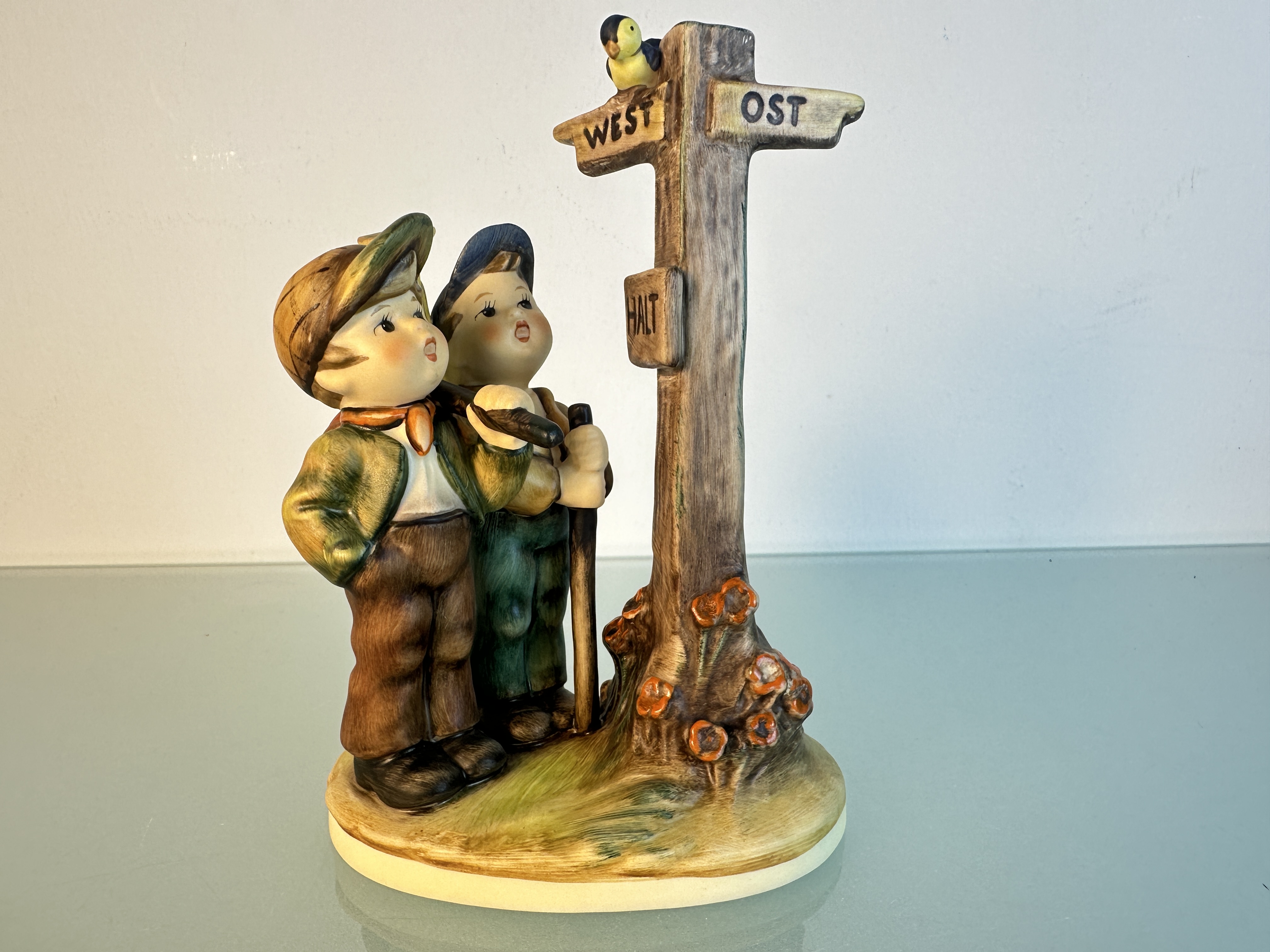 Hummel Figur 331 Am Scheideweg 17 cm. 1 Wahl. Top Zustand
