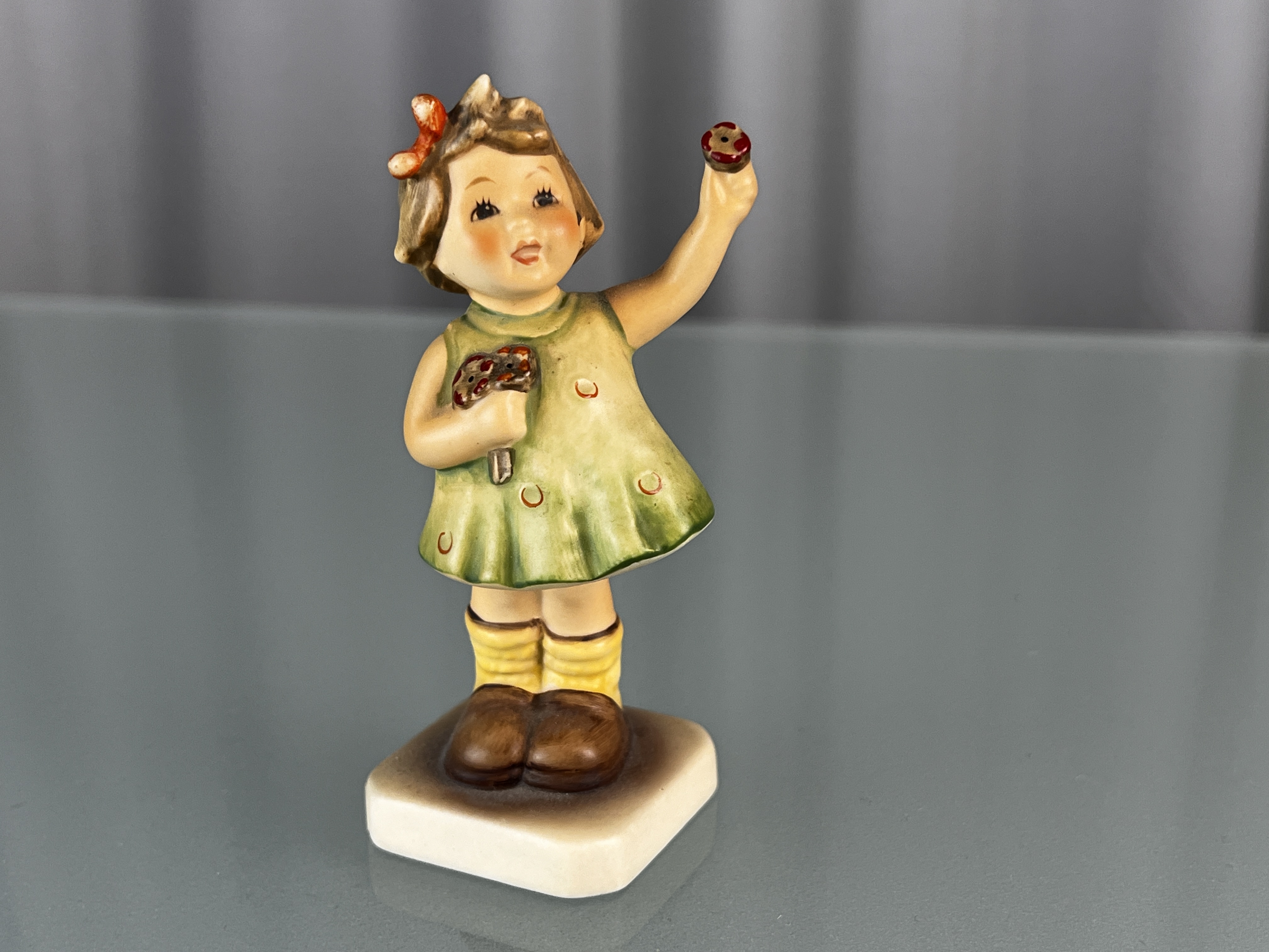  Hummel Figur 793 Herzlich Willkommen 10,5 cm. 1 Wahl. - Top Zustand 
