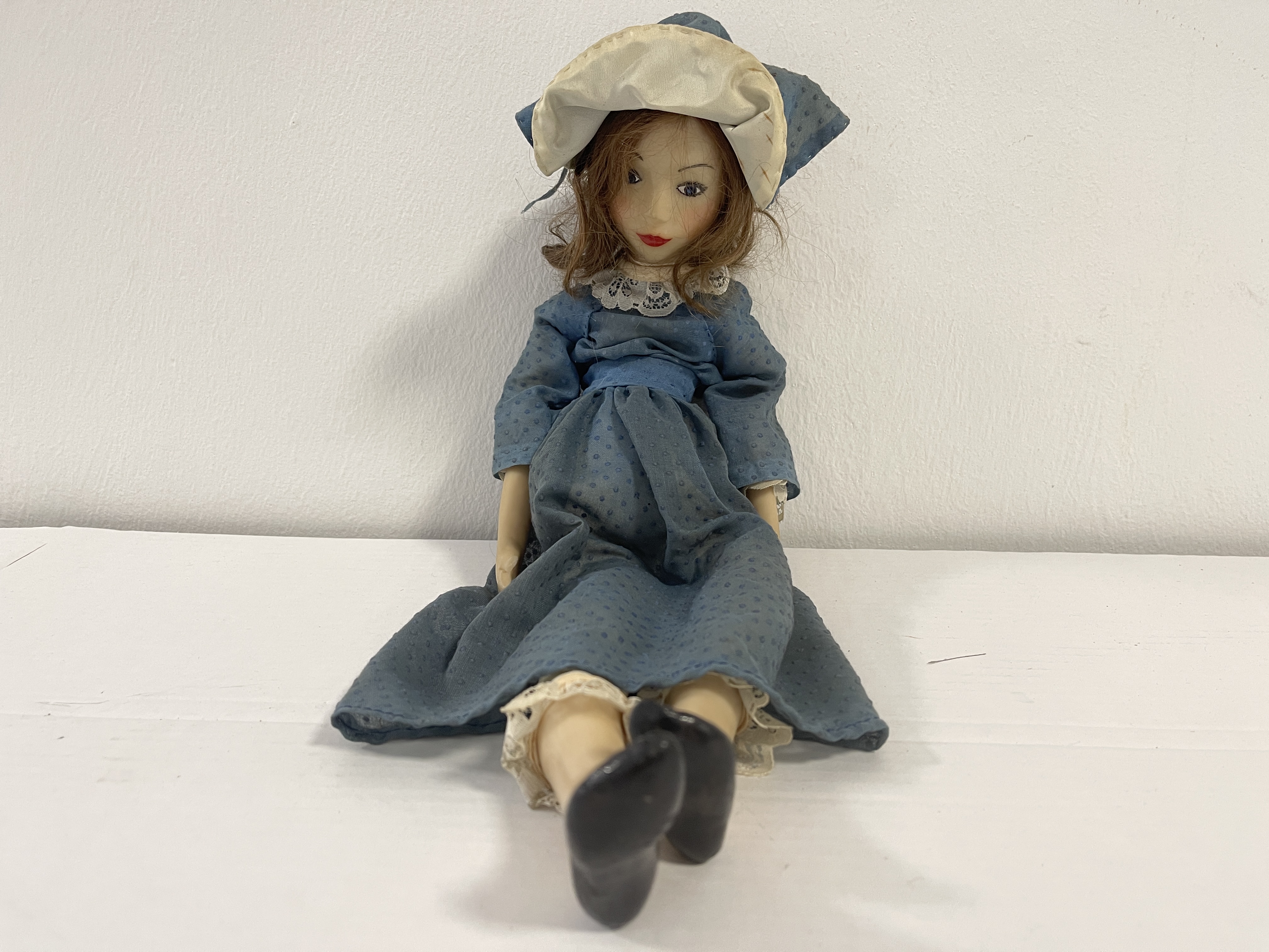 Künstlerpuppe  Wachs Puppe 47 cm. Defekt an den Händen