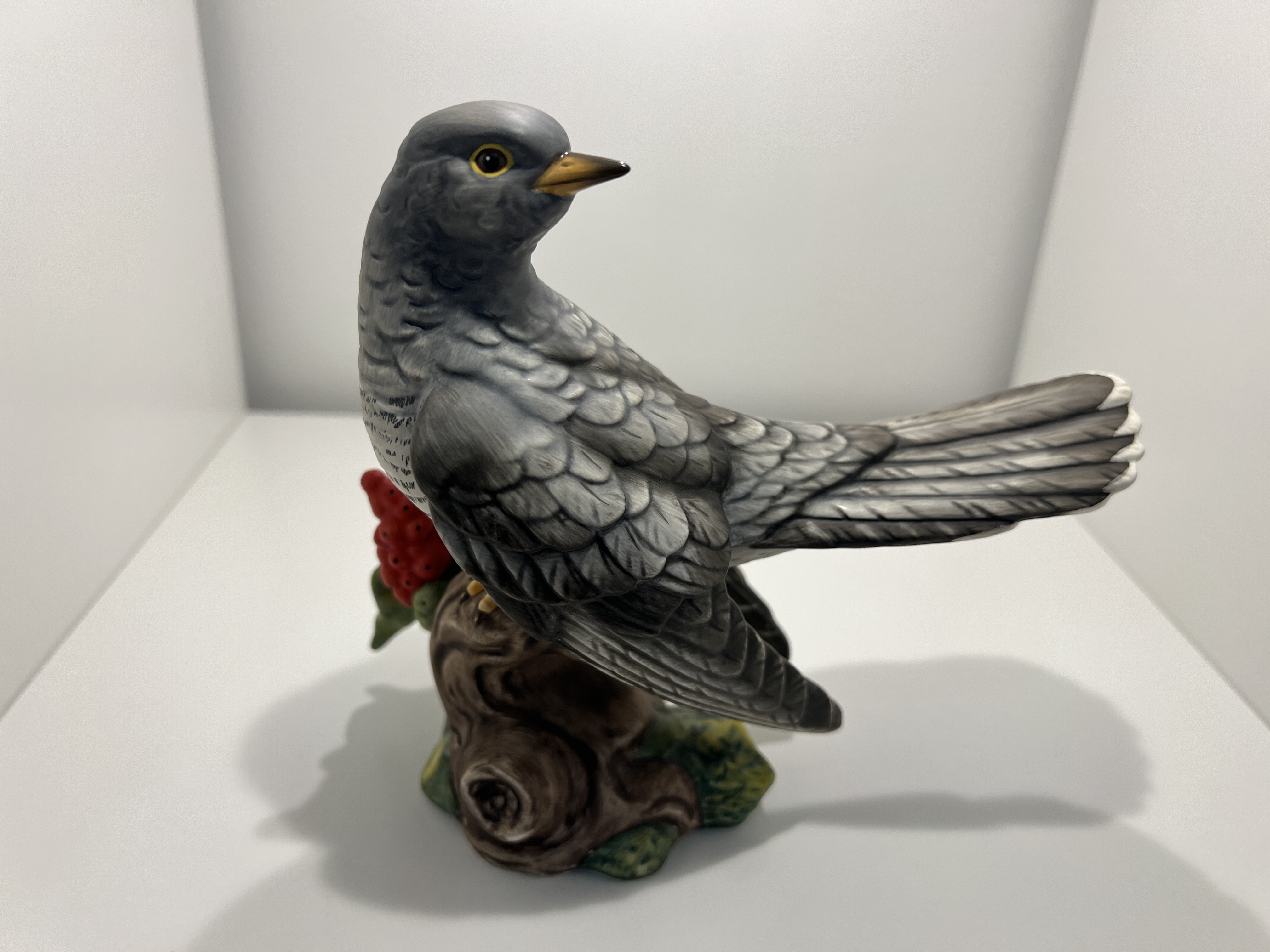 Goebel Vogel des Jahres 2006 Kuckkuck 16 cm Hoch. Top Zustand   