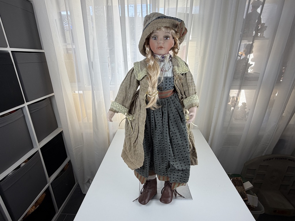 Künstlerpuppe Porzellan Puppe Mädchen 75 cm. Top Zustand   