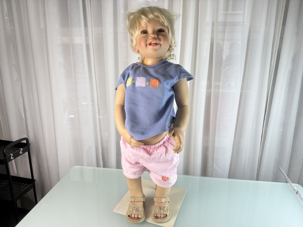 Künstlerpuppe Susan Lippl Vinyl Puppe 73 cm. Top Zustand 