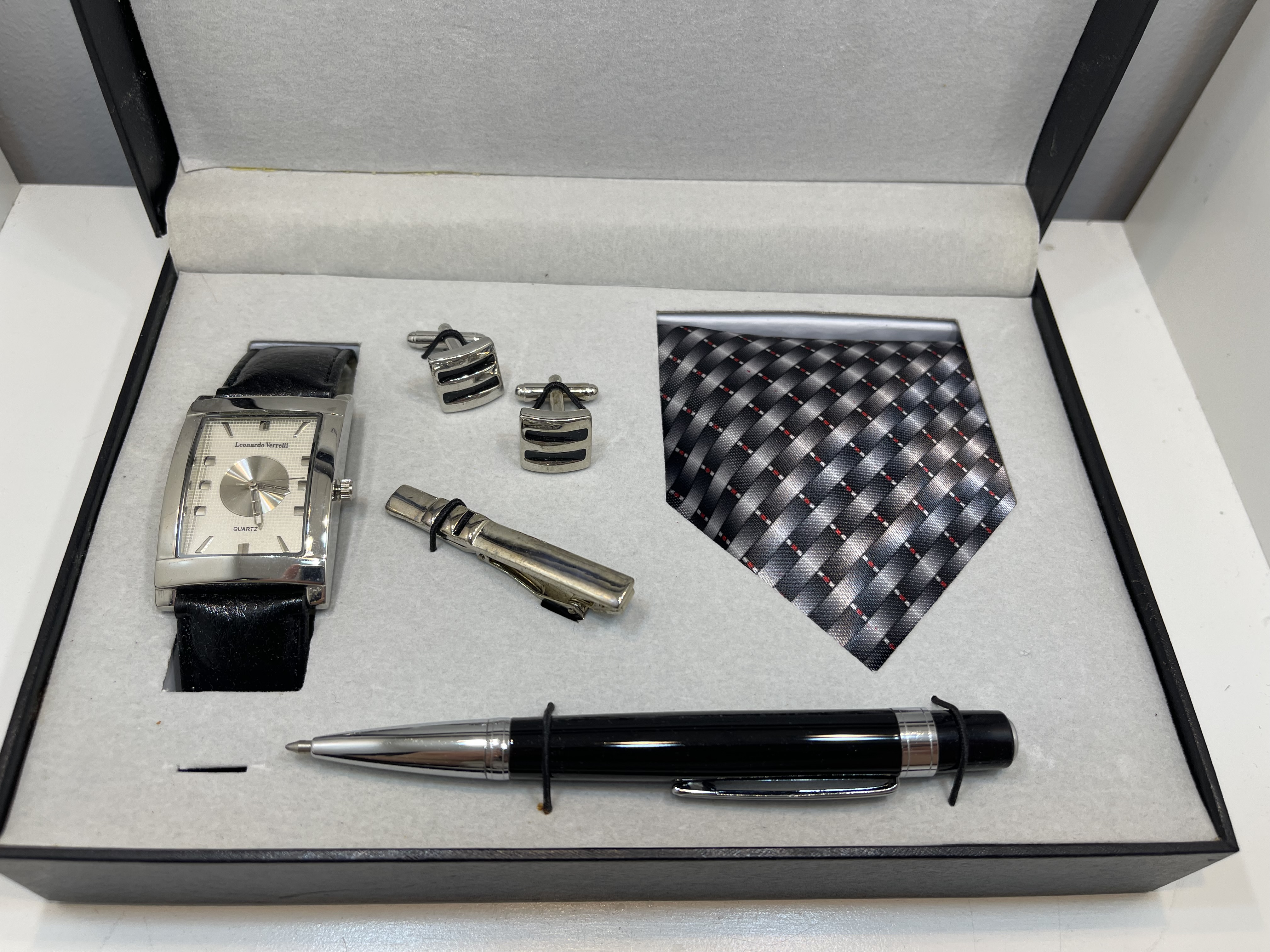 Leonardo Verelli Herren Accessoire Uhr + Schreibwaren Geschenkset - Zustand siehe Fotos