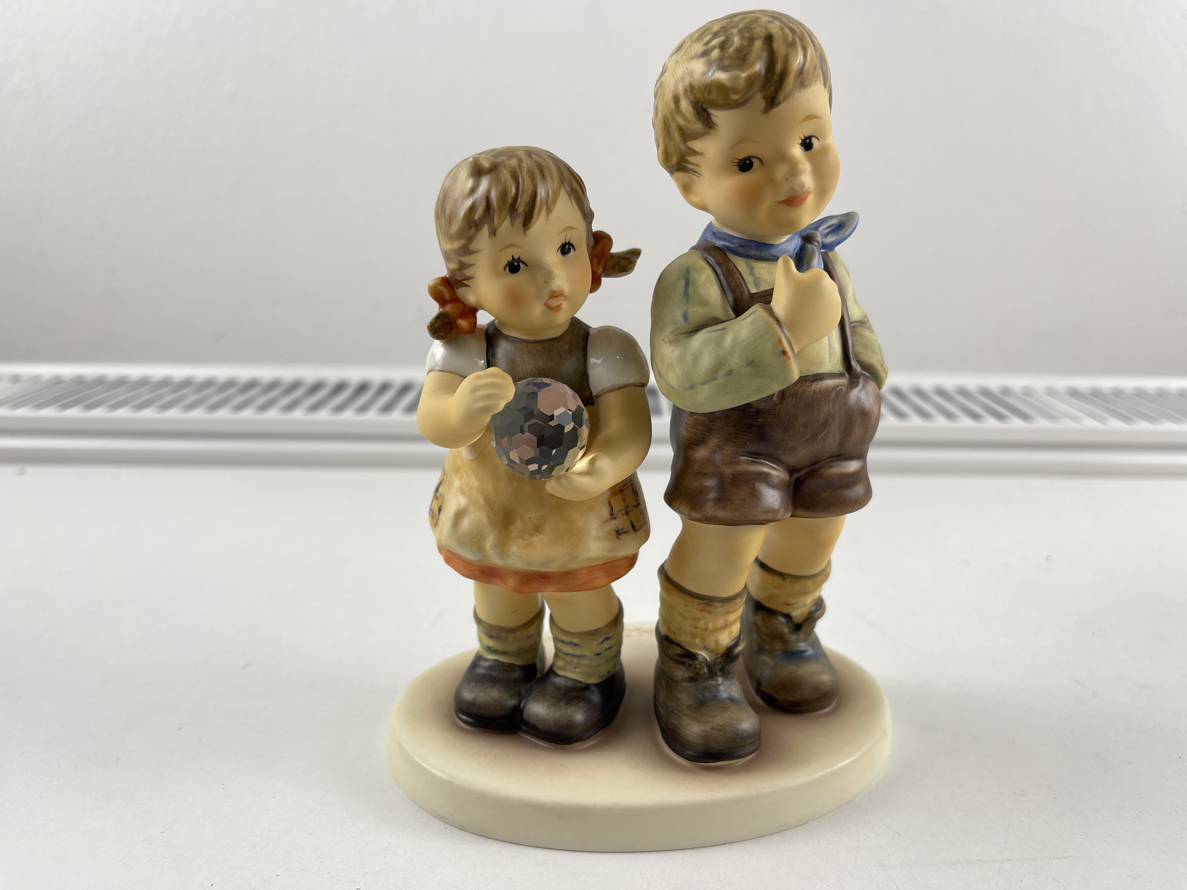 Hummel Figur 2265 Sie hat Ihn 14,5 cm. 1 Wahl - Top Zustand. 
