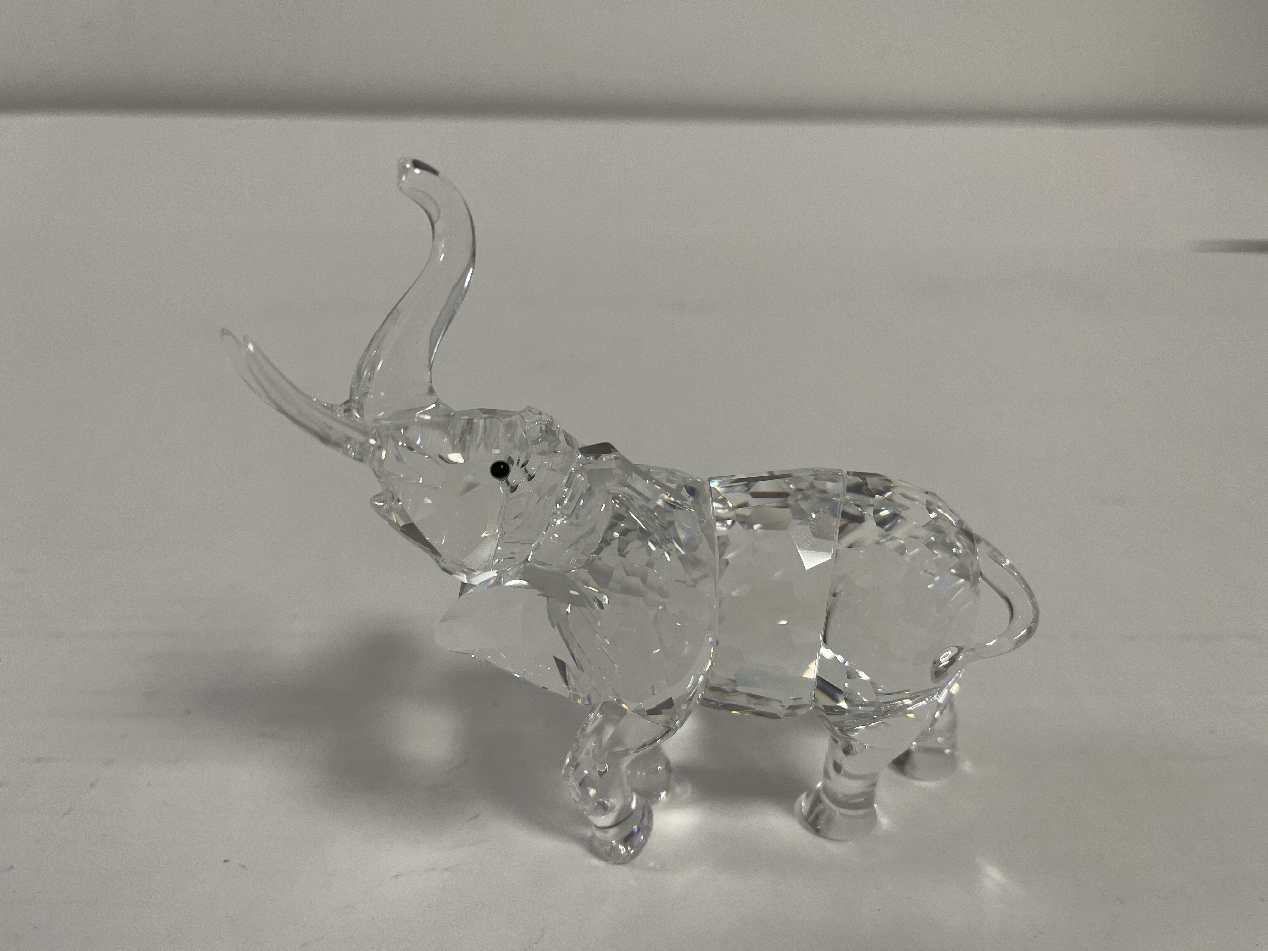 Swarovski Figur 678945 Elefant Mutter 11 cm. Defekt - Siehe Fotos  