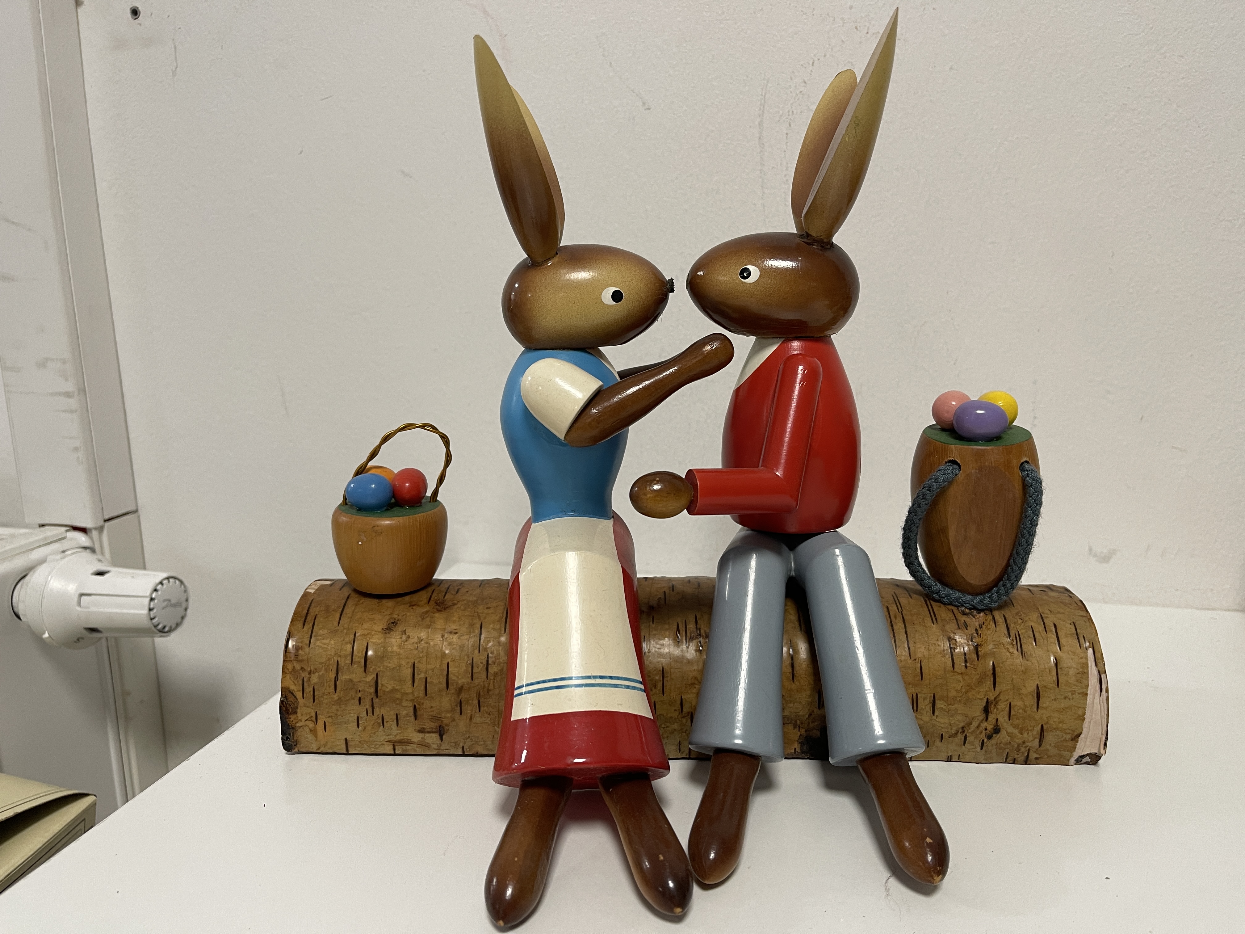 Erzgebirge Figur Hase 30 x 25 cm. Defekt 