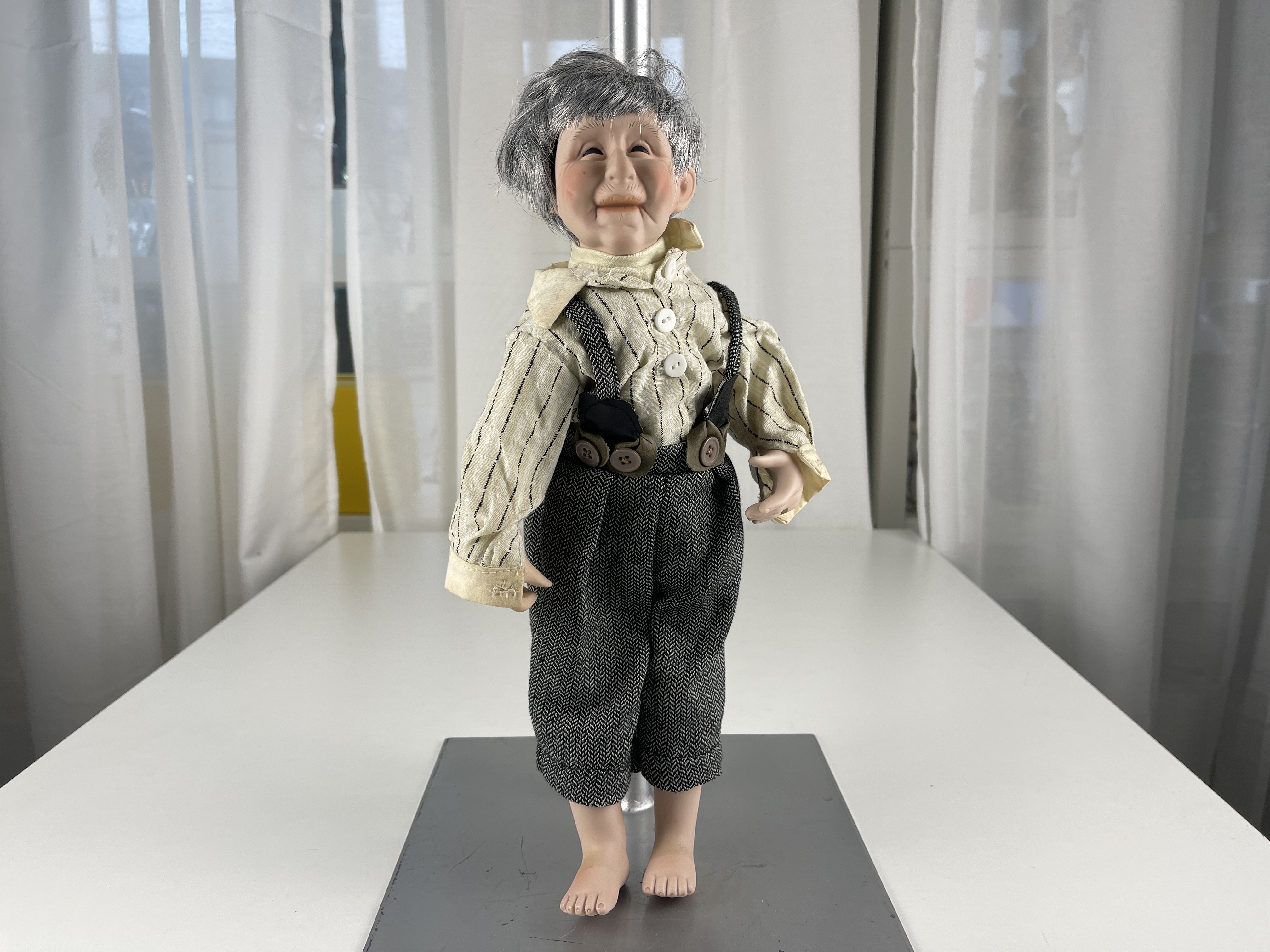 Künstlerpuppe Porzellan Puppe 39 cm. Top Zustand.   