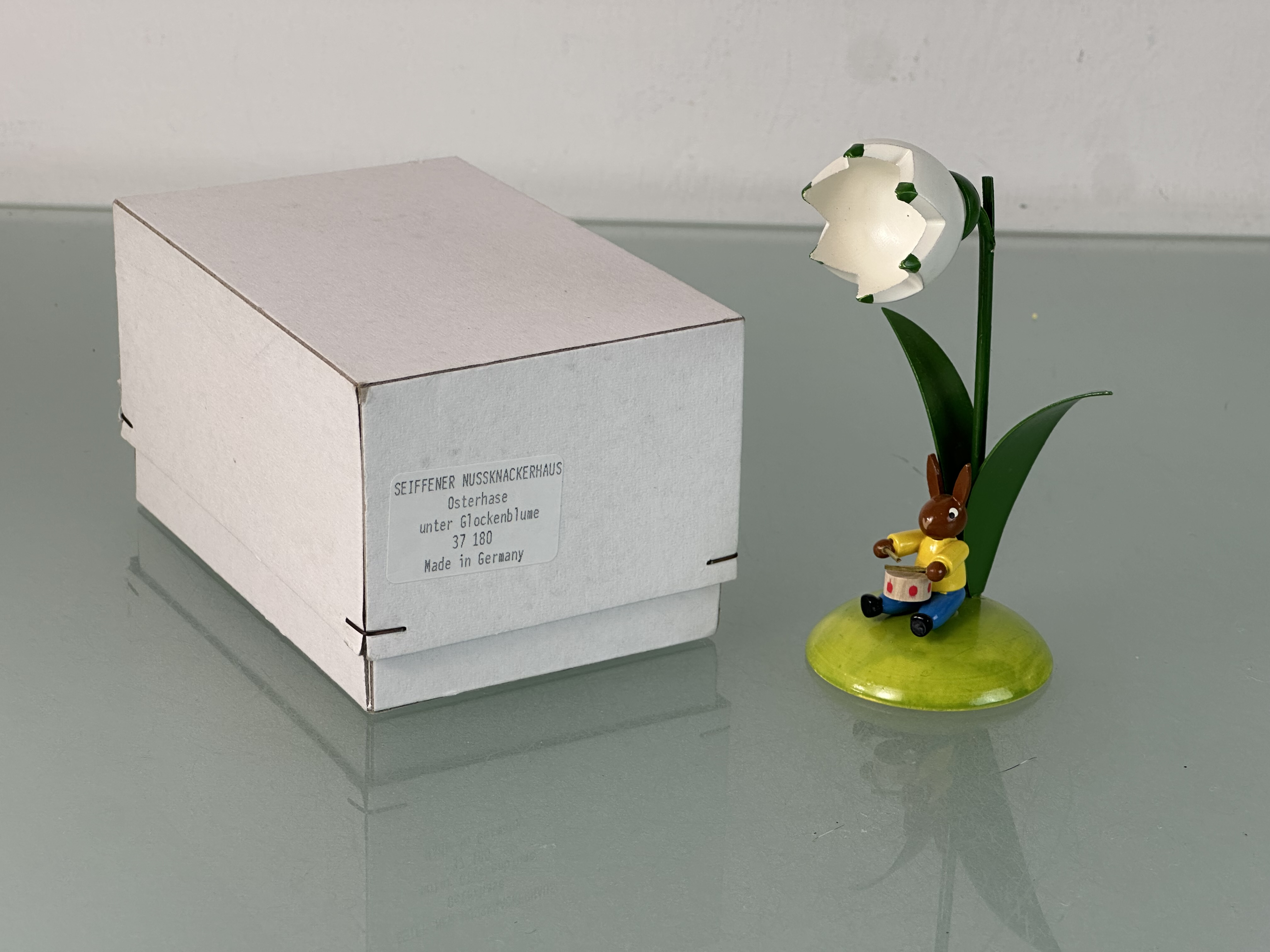 Erzgebirge Seiffener Figur Osterhase unter Glockenblume 12 cm. Top Zustand